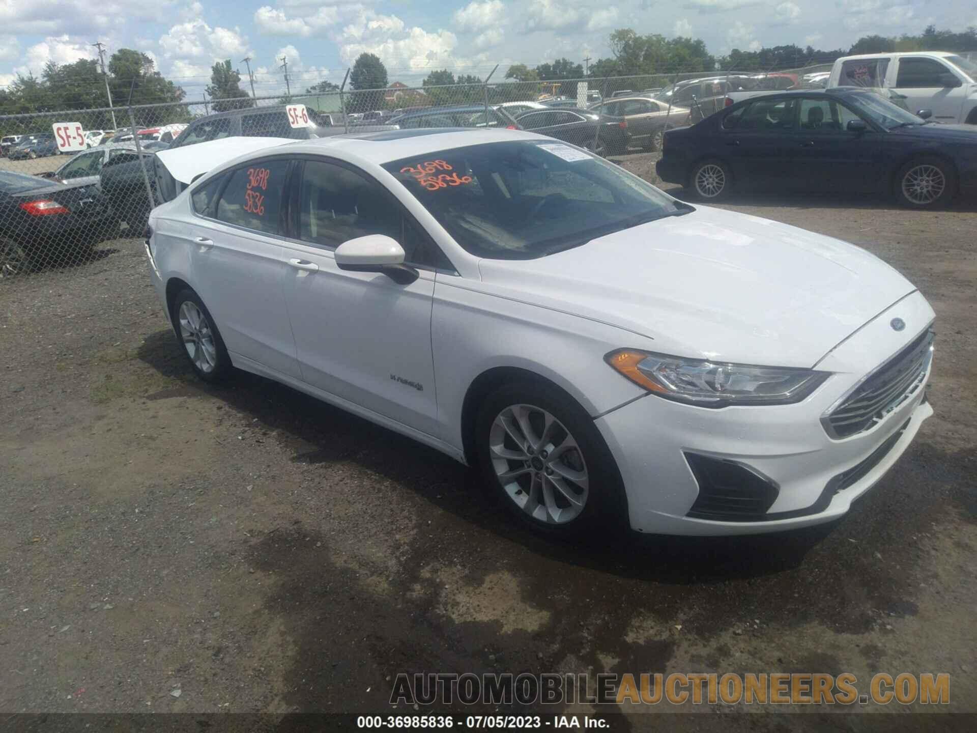 3FA6P0LU8KR105155 FORD FUSION HYBRID 2019