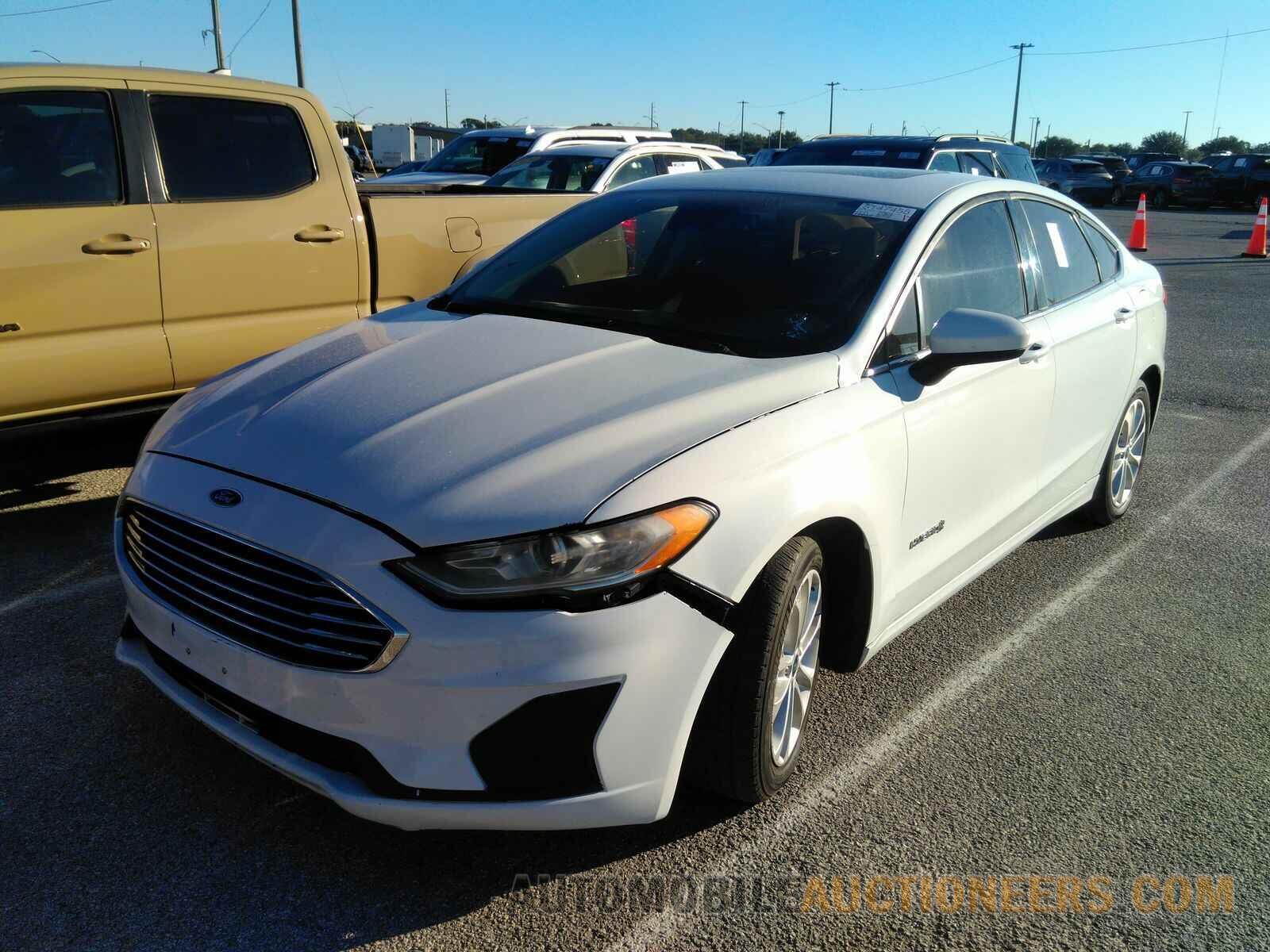 3FA6P0LU8KR119816 Ford Fusion Hybrid 2019