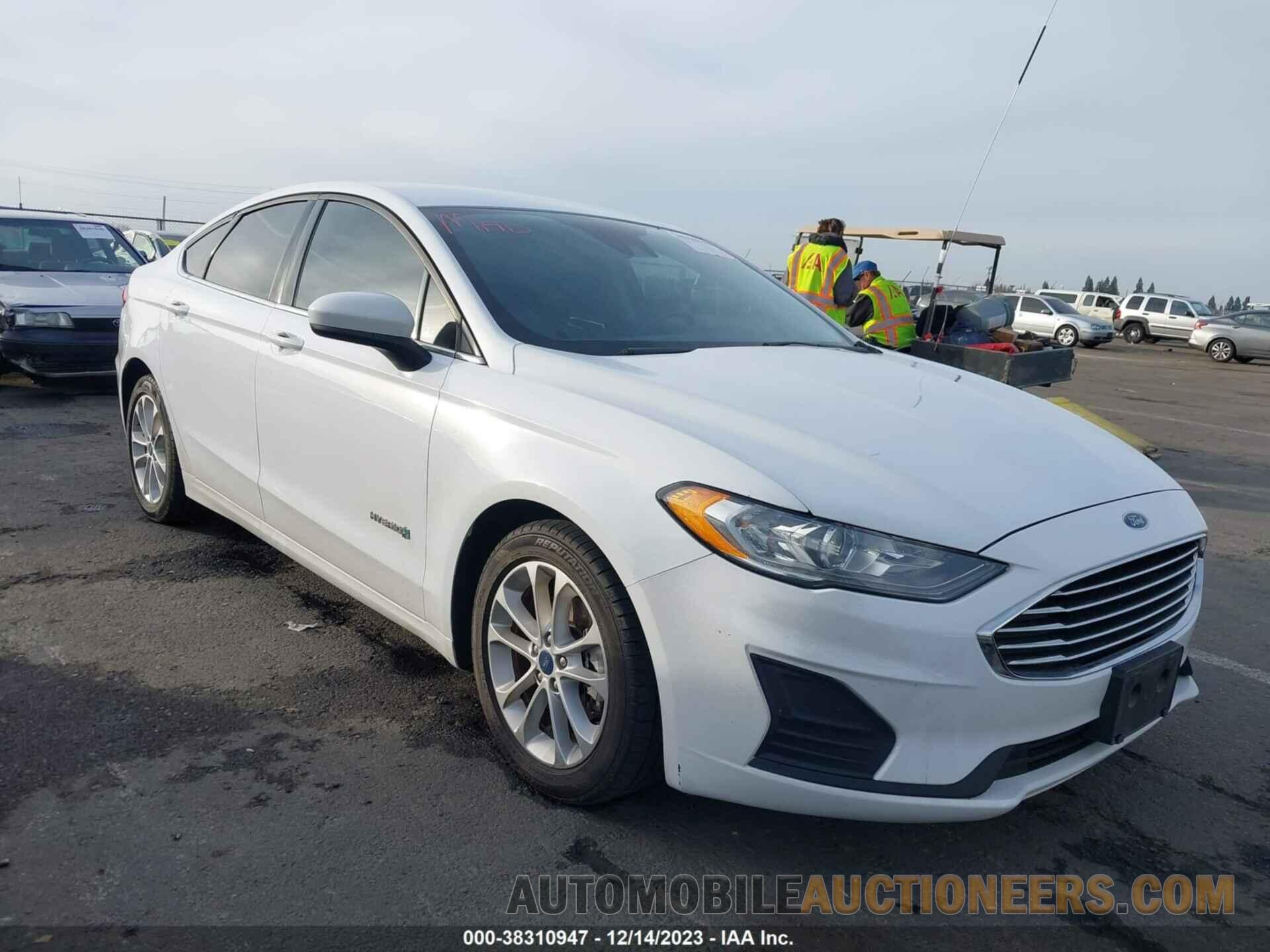 3FA6P0LU8KR135787 FORD FUSION HYBRID 2019