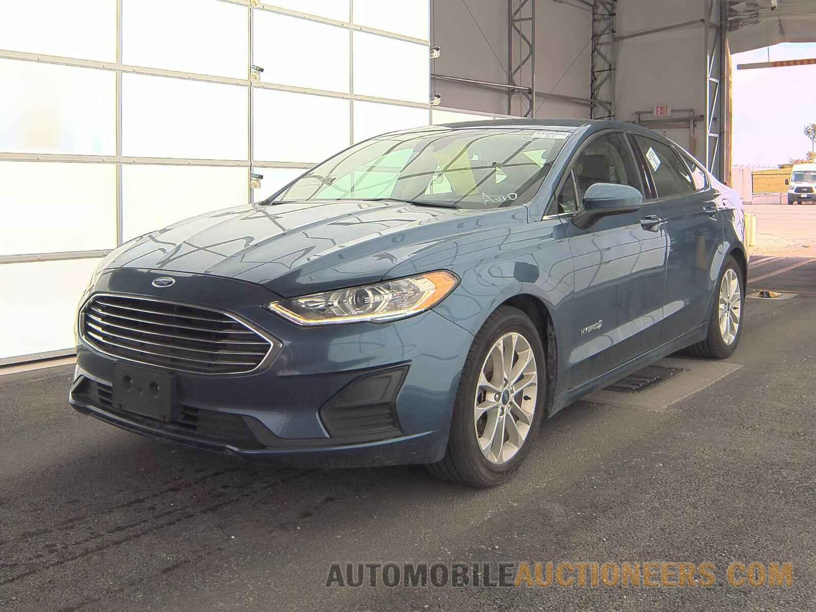 3FA6P0LU8KR143565 Ford Fusion Hybrid 2019