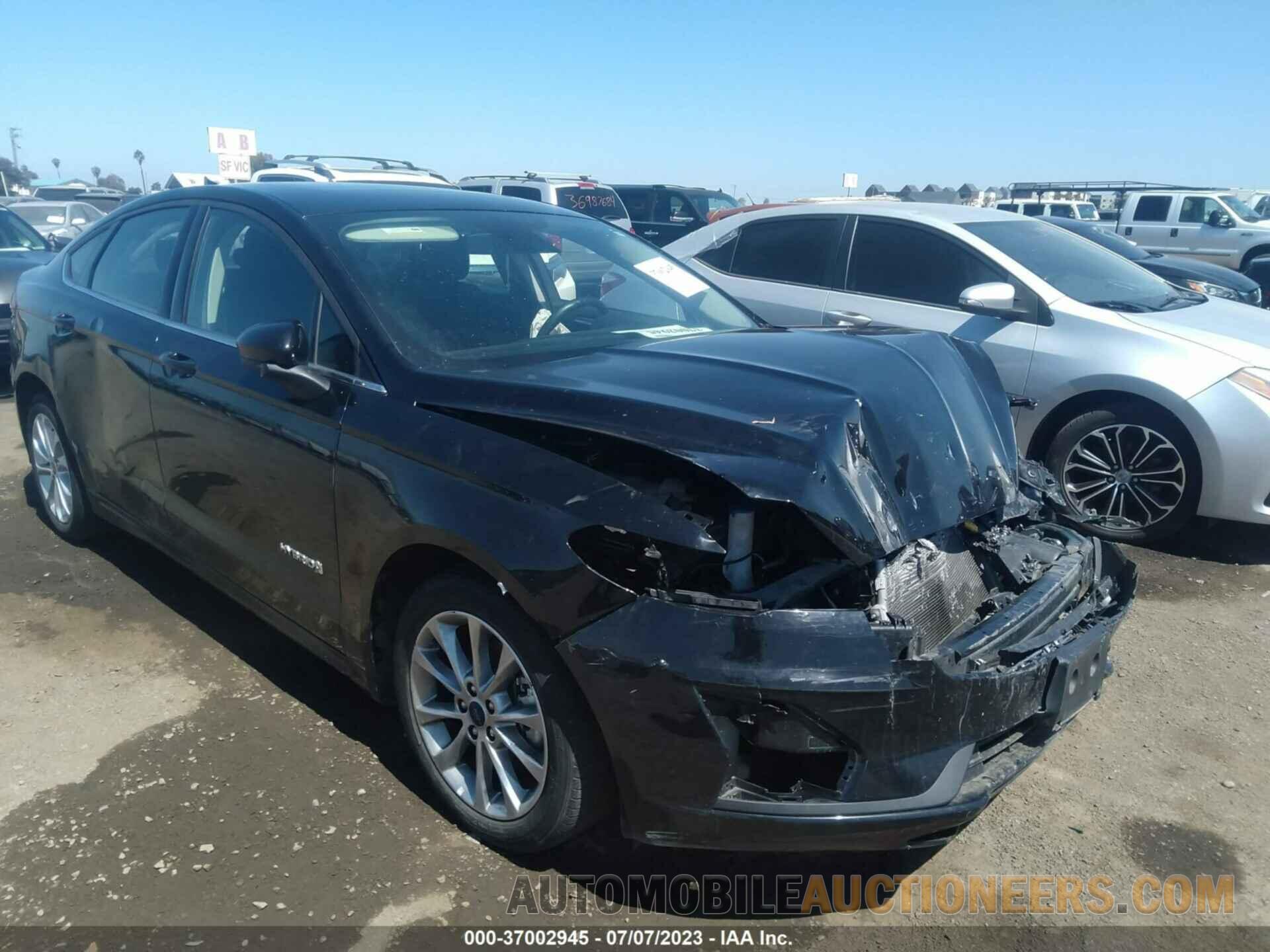 3FA6P0LU8KR174220 FORD FUSION HYBRID 2019