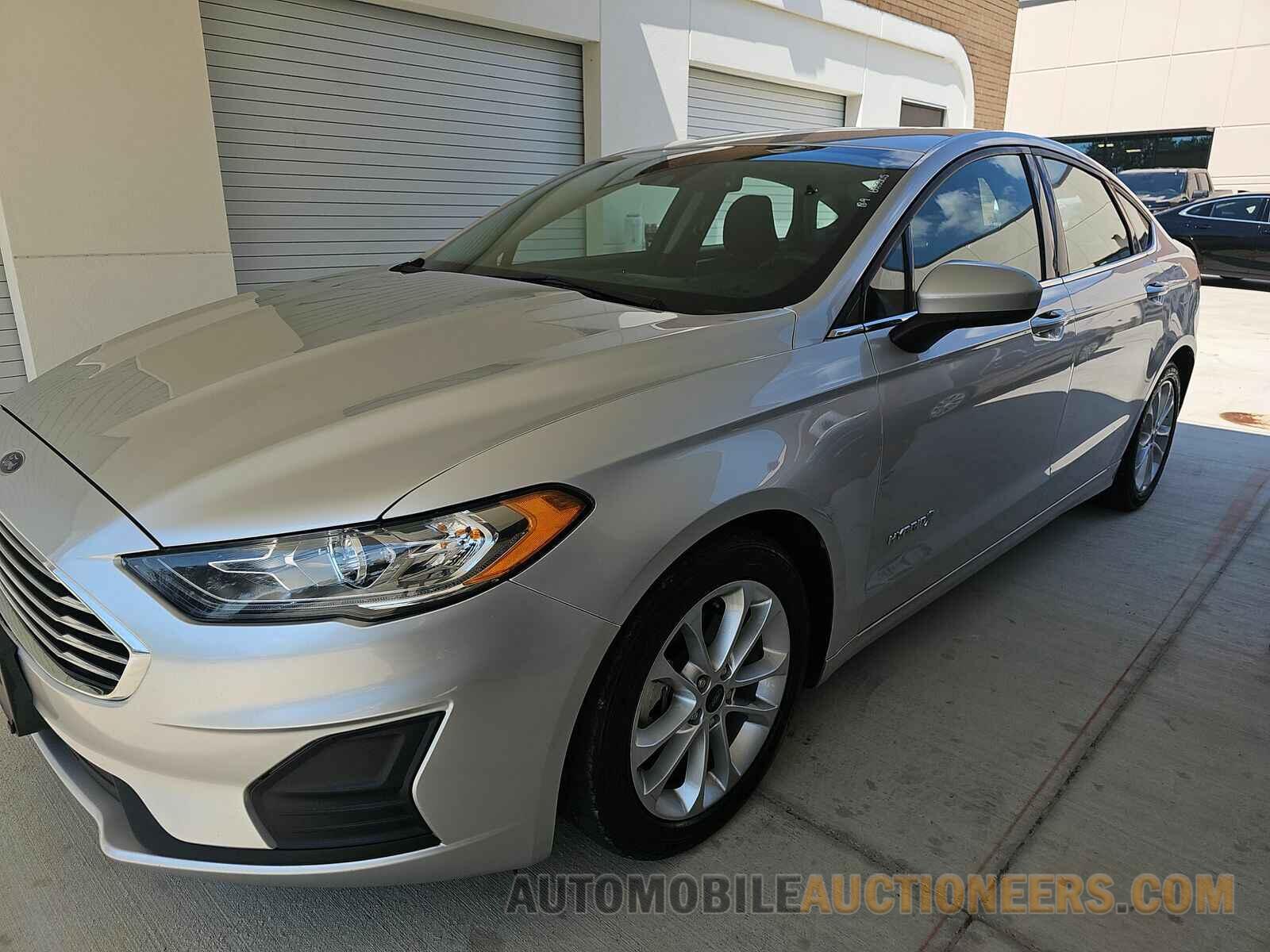 3FA6P0LU8KR182298 Ford Fusion Hybrid 2019