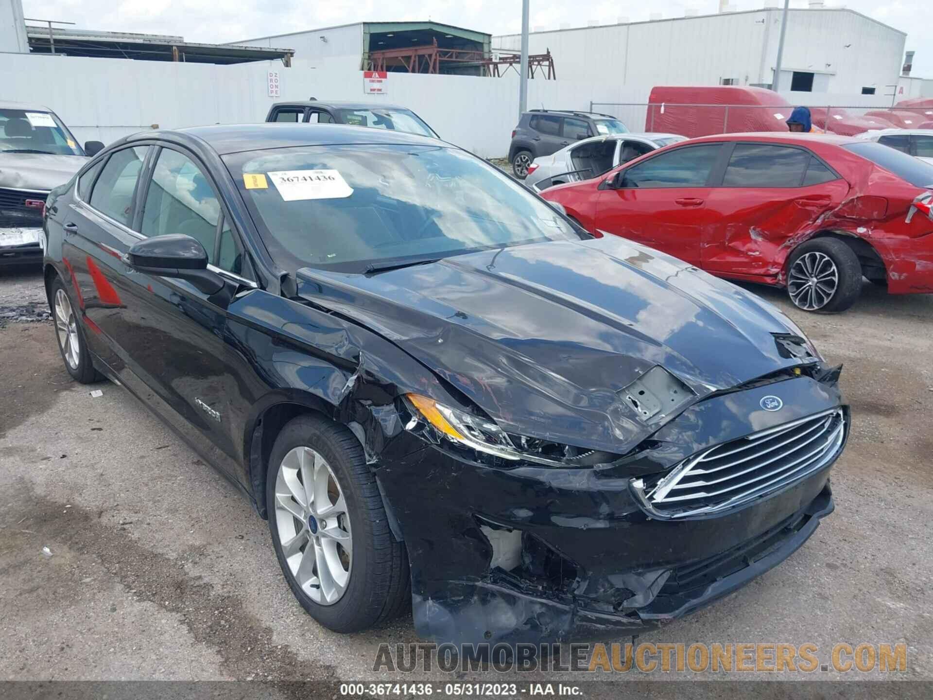 3FA6P0LU8KR206082 FORD FUSION HYBRID 2019