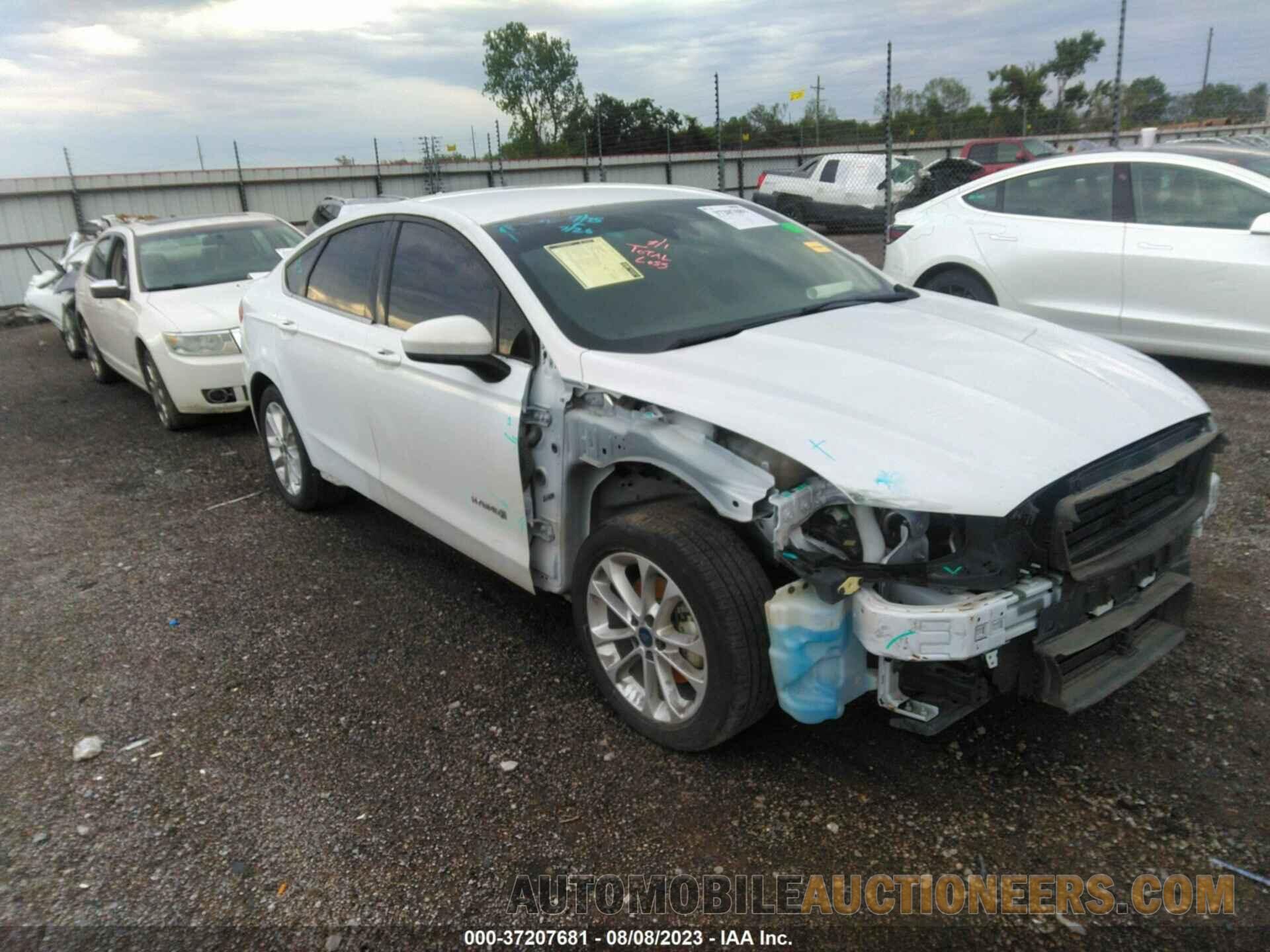 3FA6P0LU8KR207779 FORD FUSION HYBRID 2019