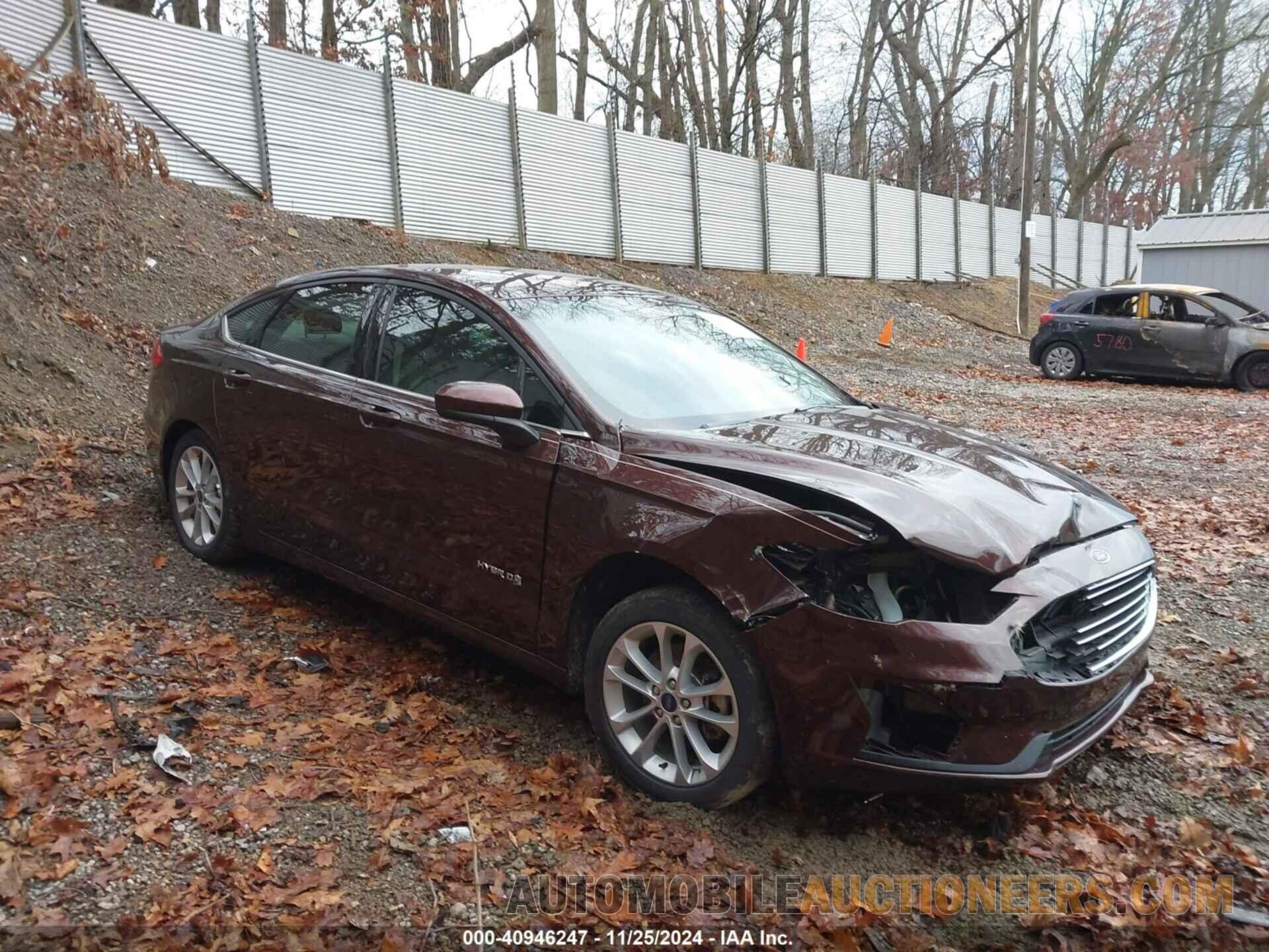 3FA6P0LU8KR211136 FORD FUSION HYBRID 2019