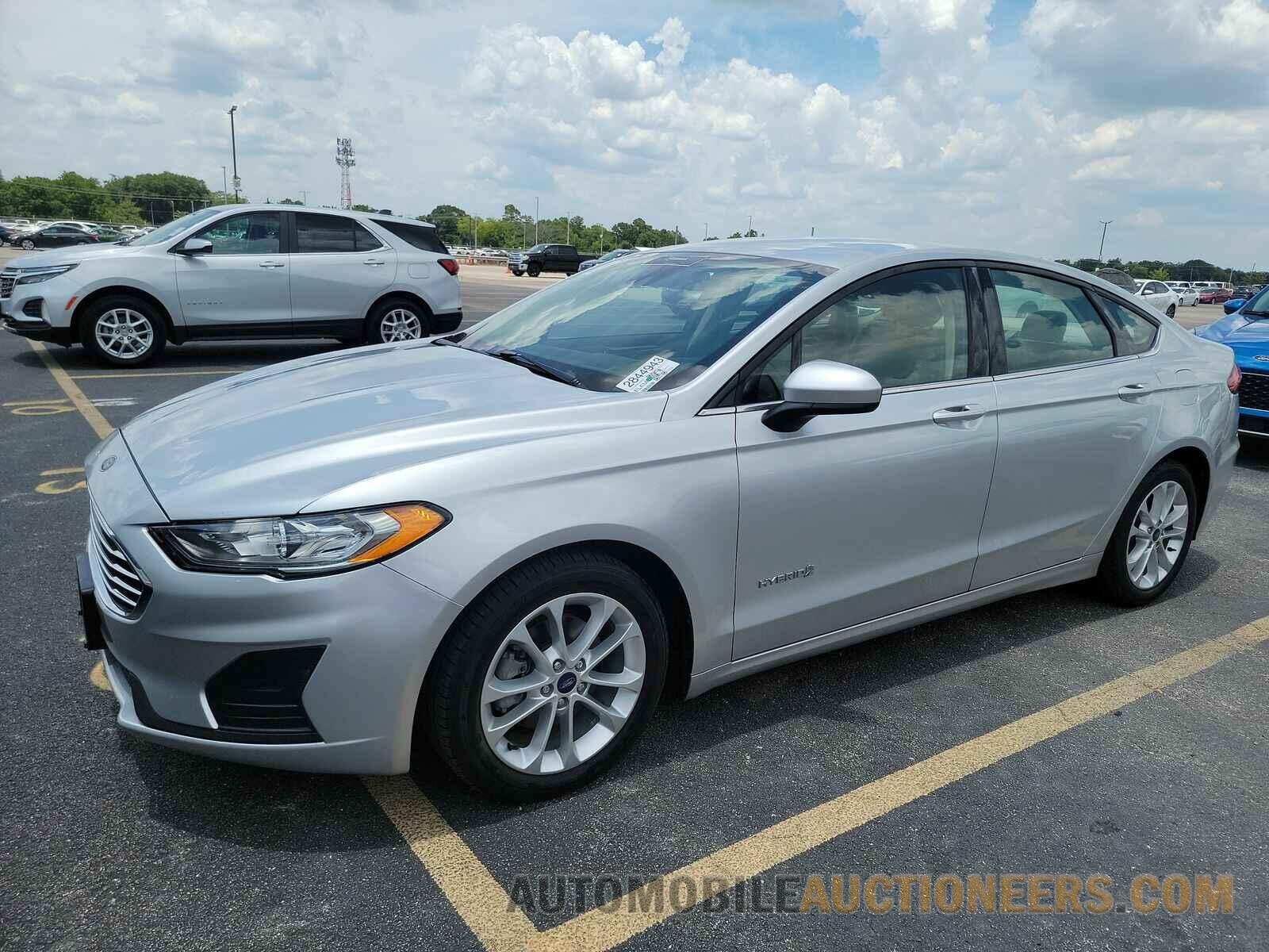 3FA6P0LU8KR218930 Ford Fusion Hybrid 2019