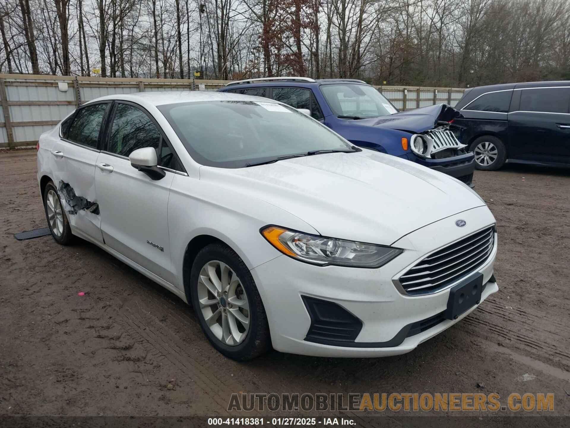 3FA6P0LU8KR220192 FORD FUSION HYBRID 2019