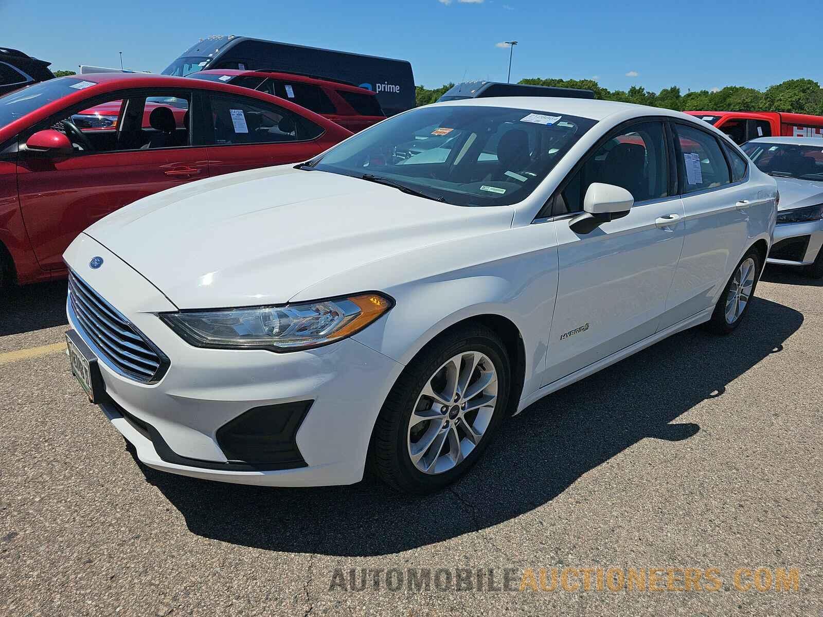 3FA6P0LU8KR255122 Ford Fusion Hybrid 2019