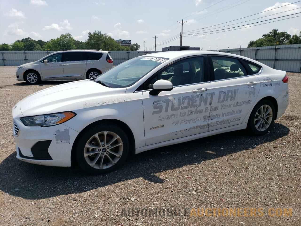 3FA6P0LU9KR138715 FORD FUSION 2019