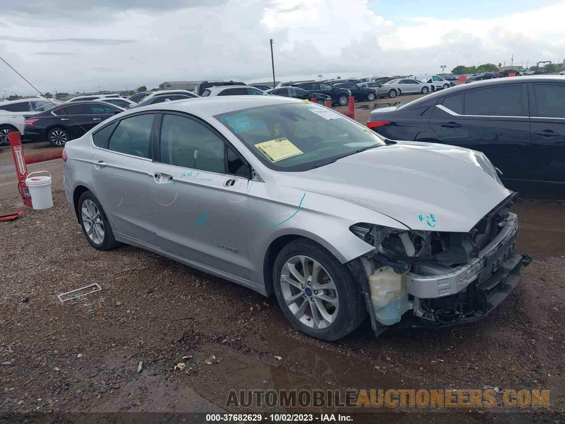 3FA6P0LU9KR141386 FORD FUSION HYBRID 2019