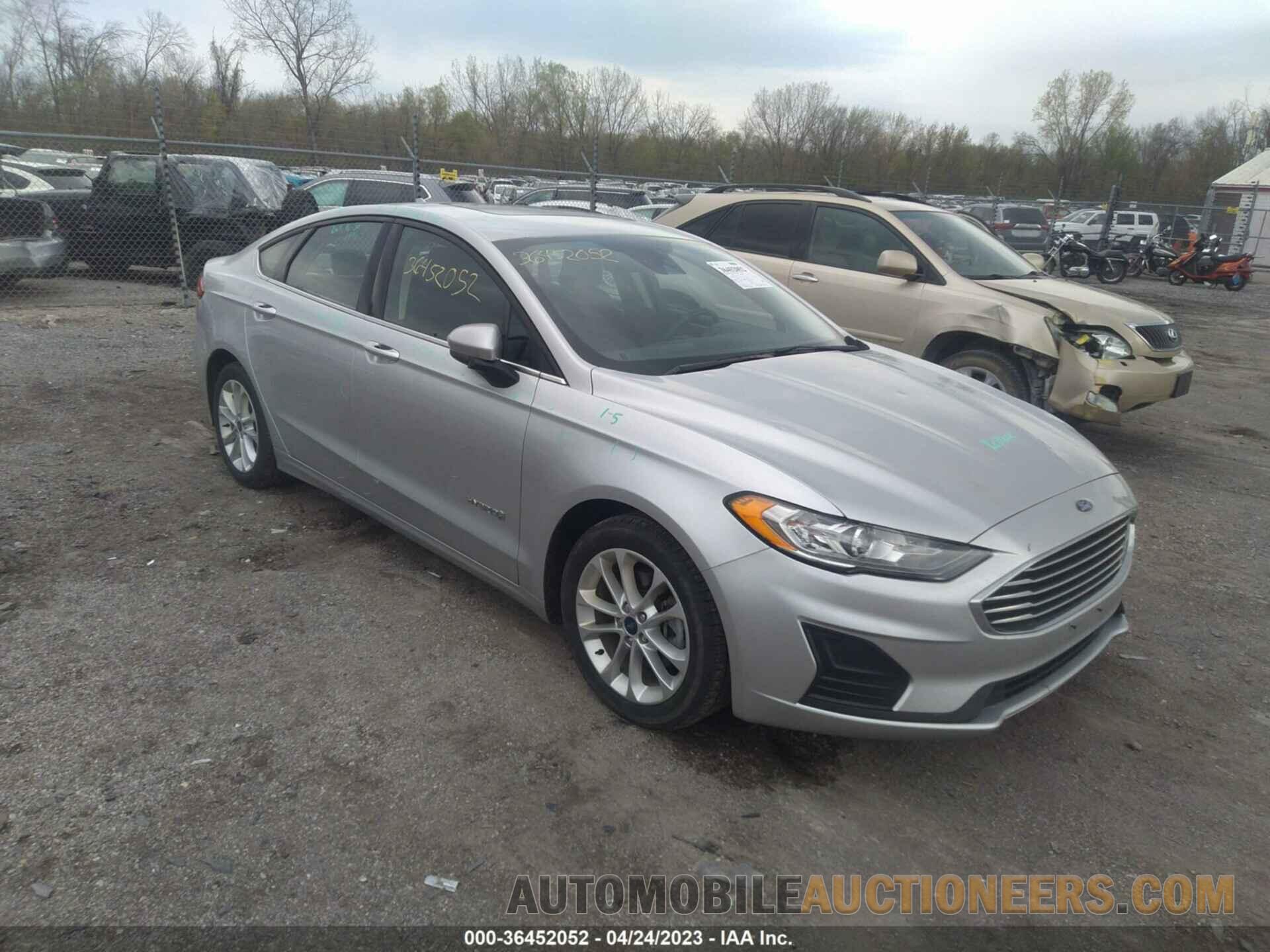 3FA6P0LU9KR197117 FORD FUSION HYBRID 2019