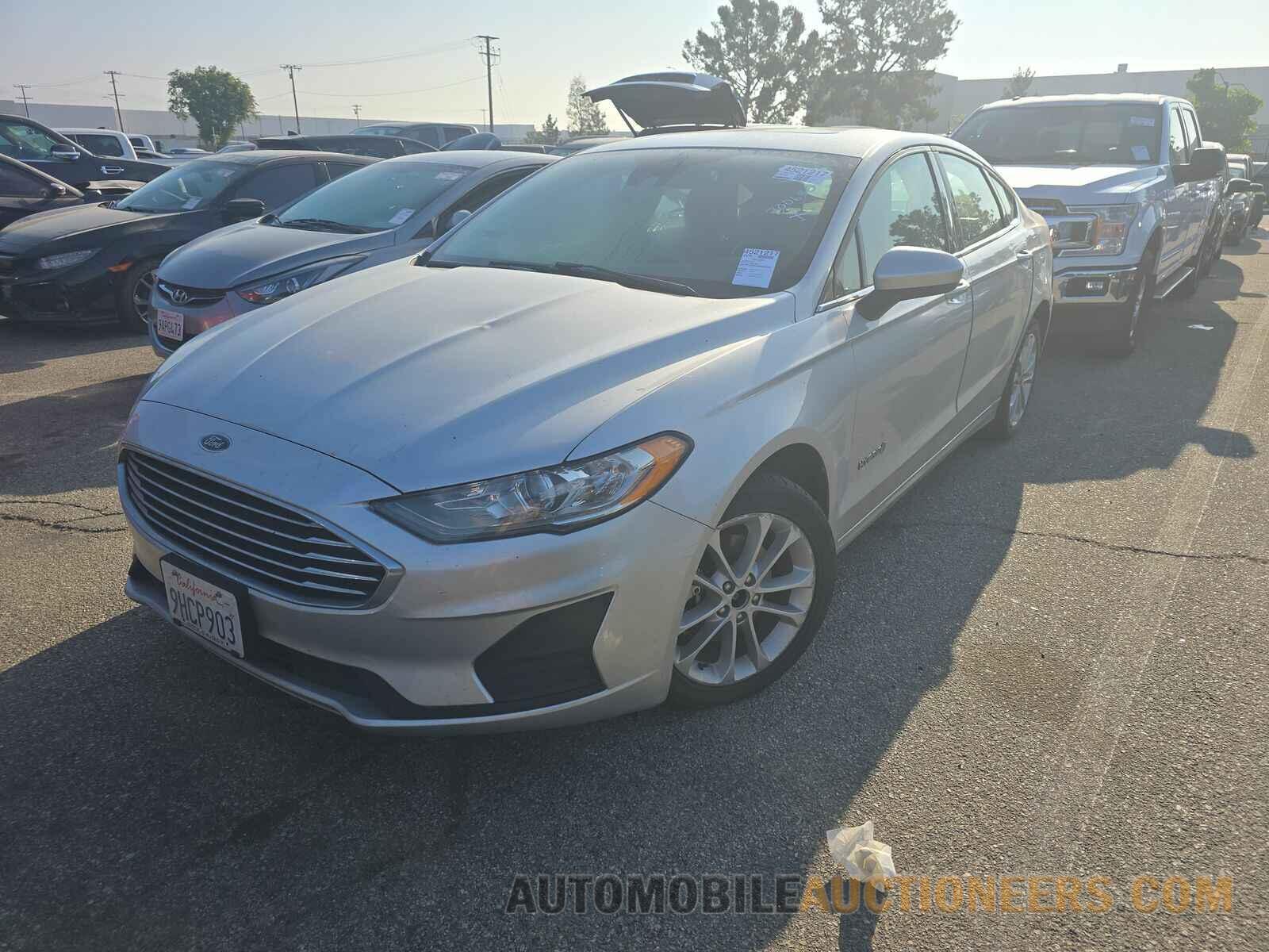 3FA6P0LU9KR200680 Ford Fusion Hybrid 2019