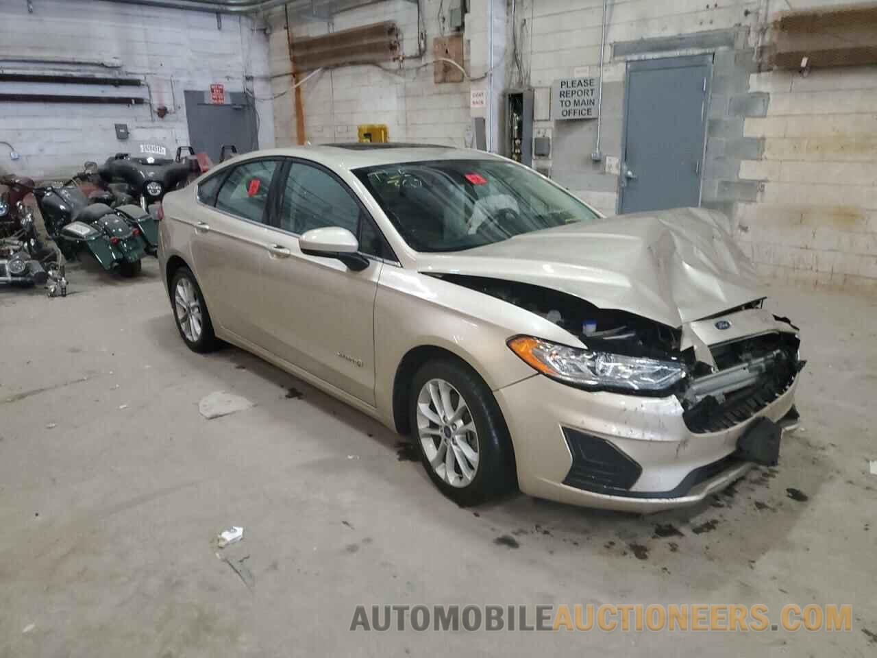 3FA6P0LU9KR262113 FORD FUSION 2019