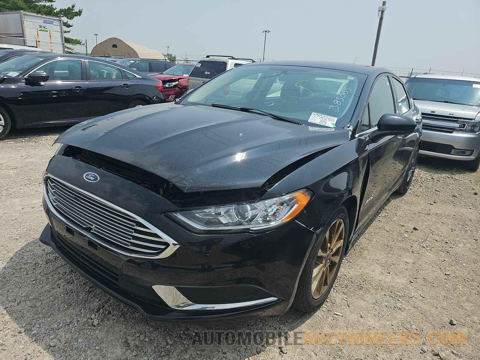 3FA6P0LUXHR385055 Ford Fusion Hybrid 2017