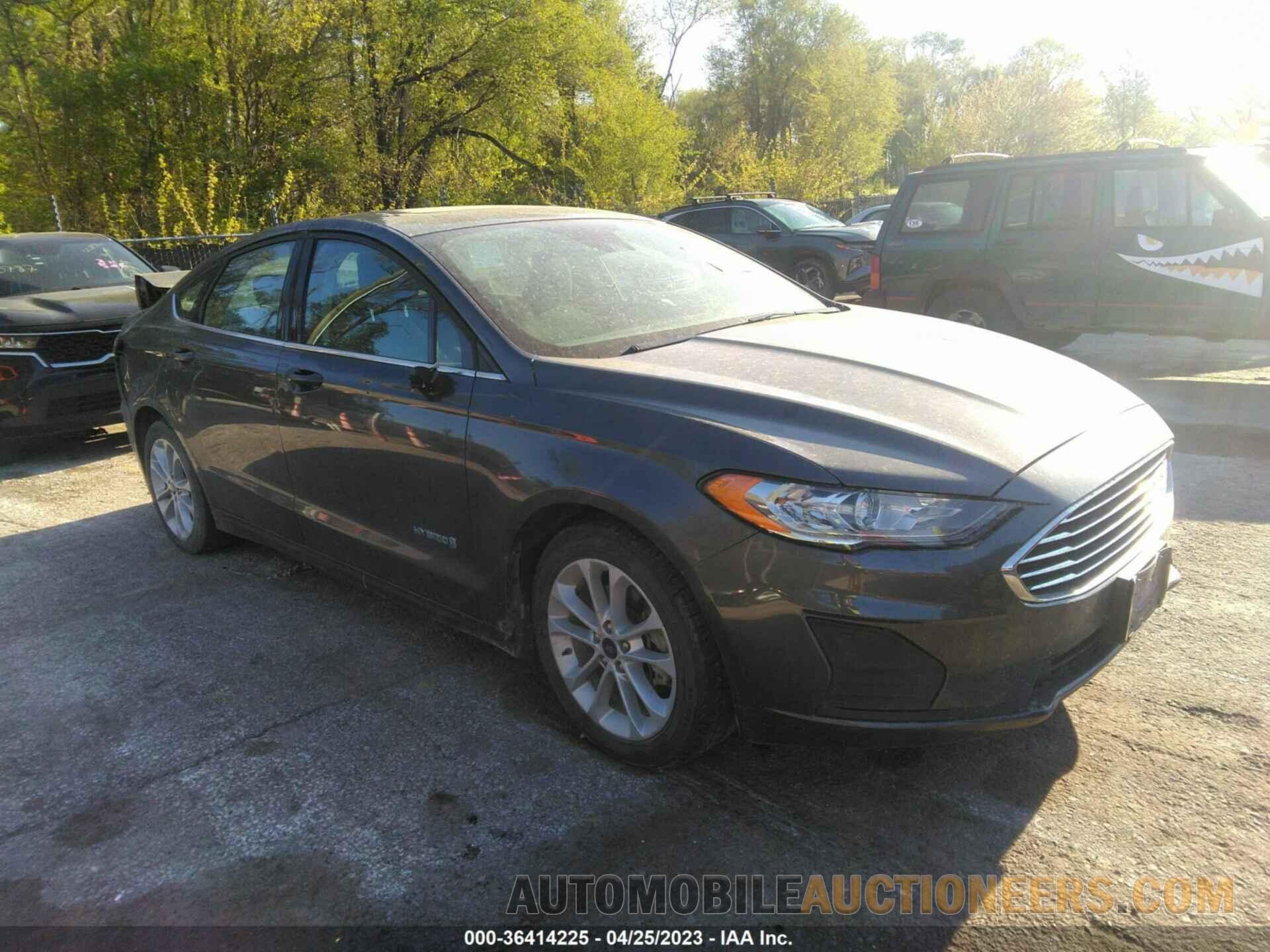 3FA6P0LUXKR108784 FORD FUSION HYBRID 2019