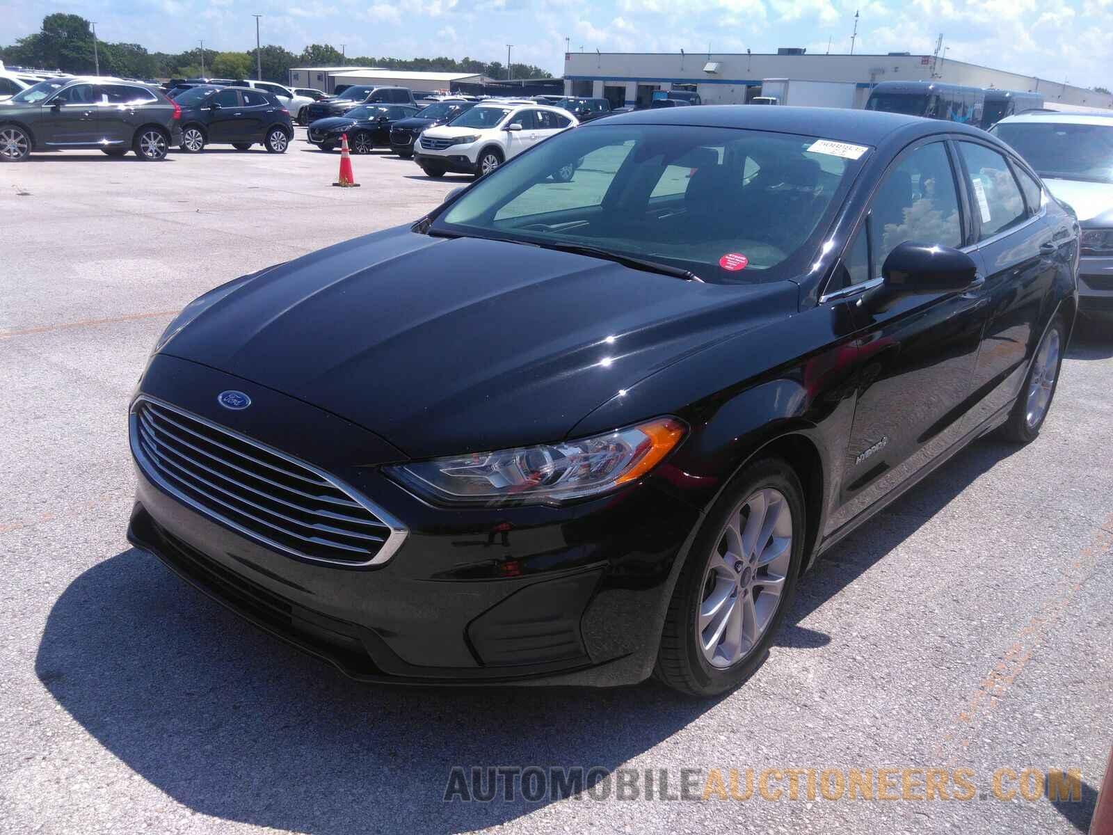 3FA6P0LUXKR113080 Ford Fusion Hybrid 2019