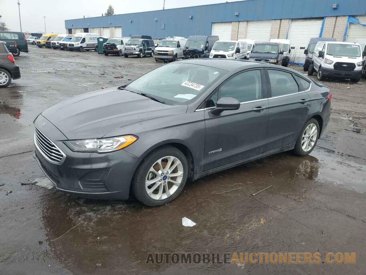 3FA6P0LUXKR130932 FORD FUSION 2019