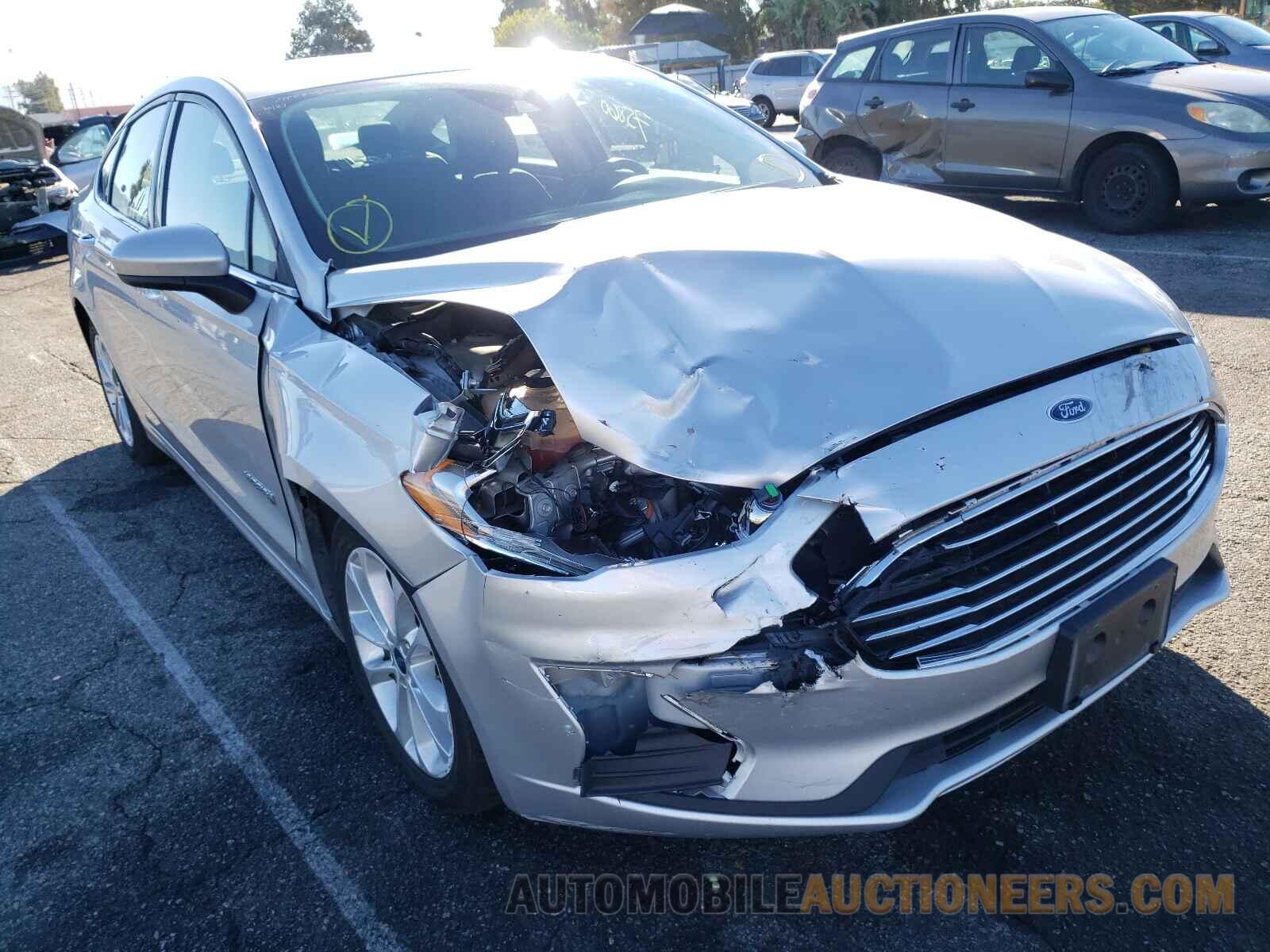 3FA6P0LUXKR151828 FORD FUSION 2019