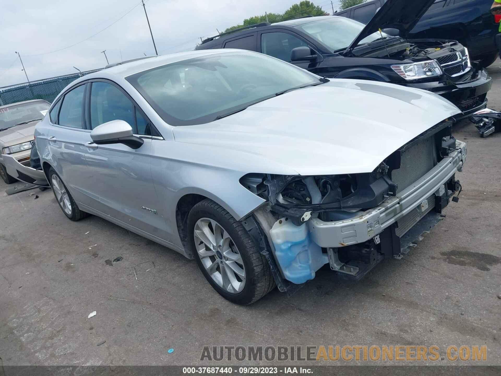 3FA6P0LUXKR165678 FORD FUSION HYBRID 2019