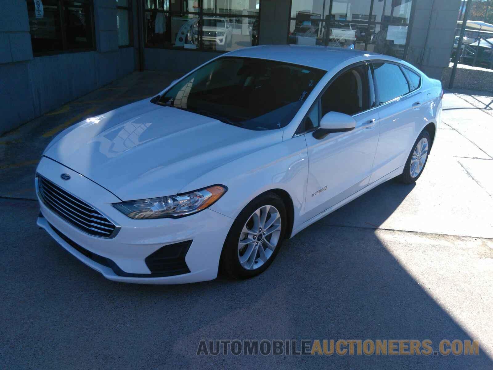 3FA6P0LUXKR205015 Ford Fusion Hybrid 2019