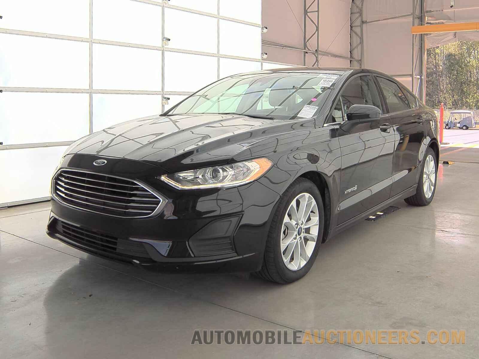 3FA6P0LUXKR242422 Ford Fusion Hybrid 2019