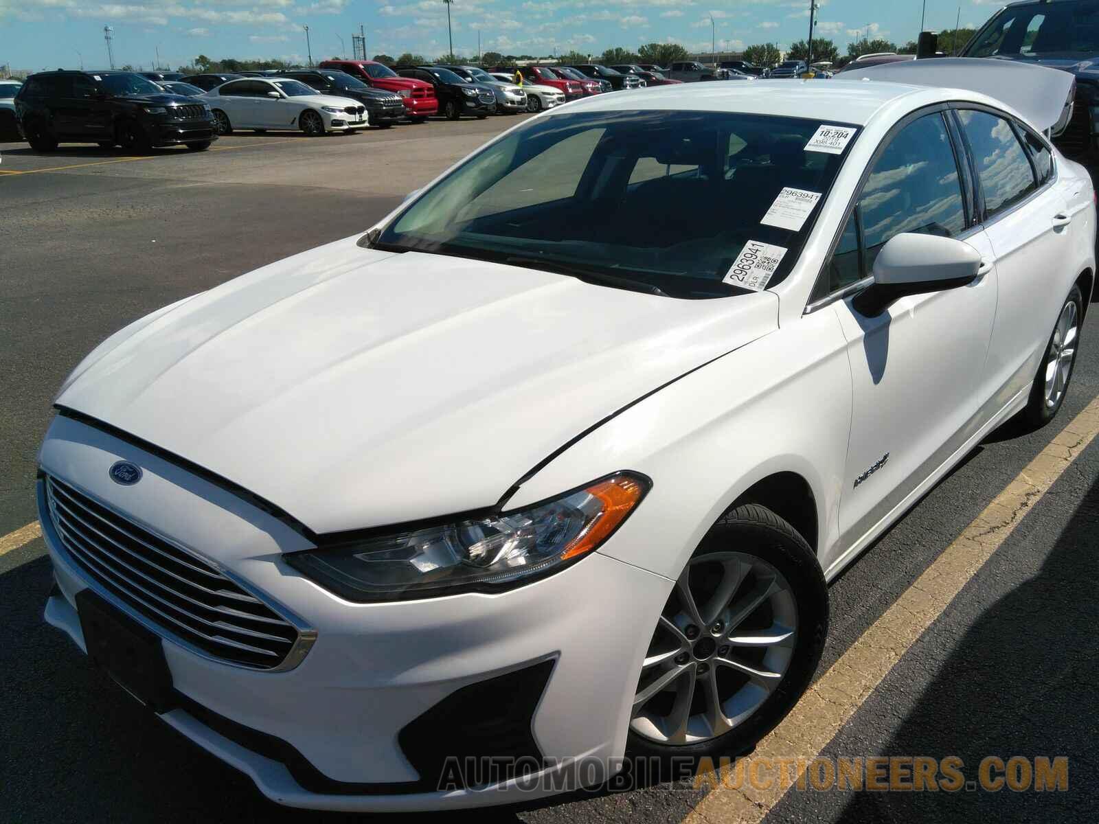 3FA6P0LUXKR261780 Ford Fusion Hybrid 2019