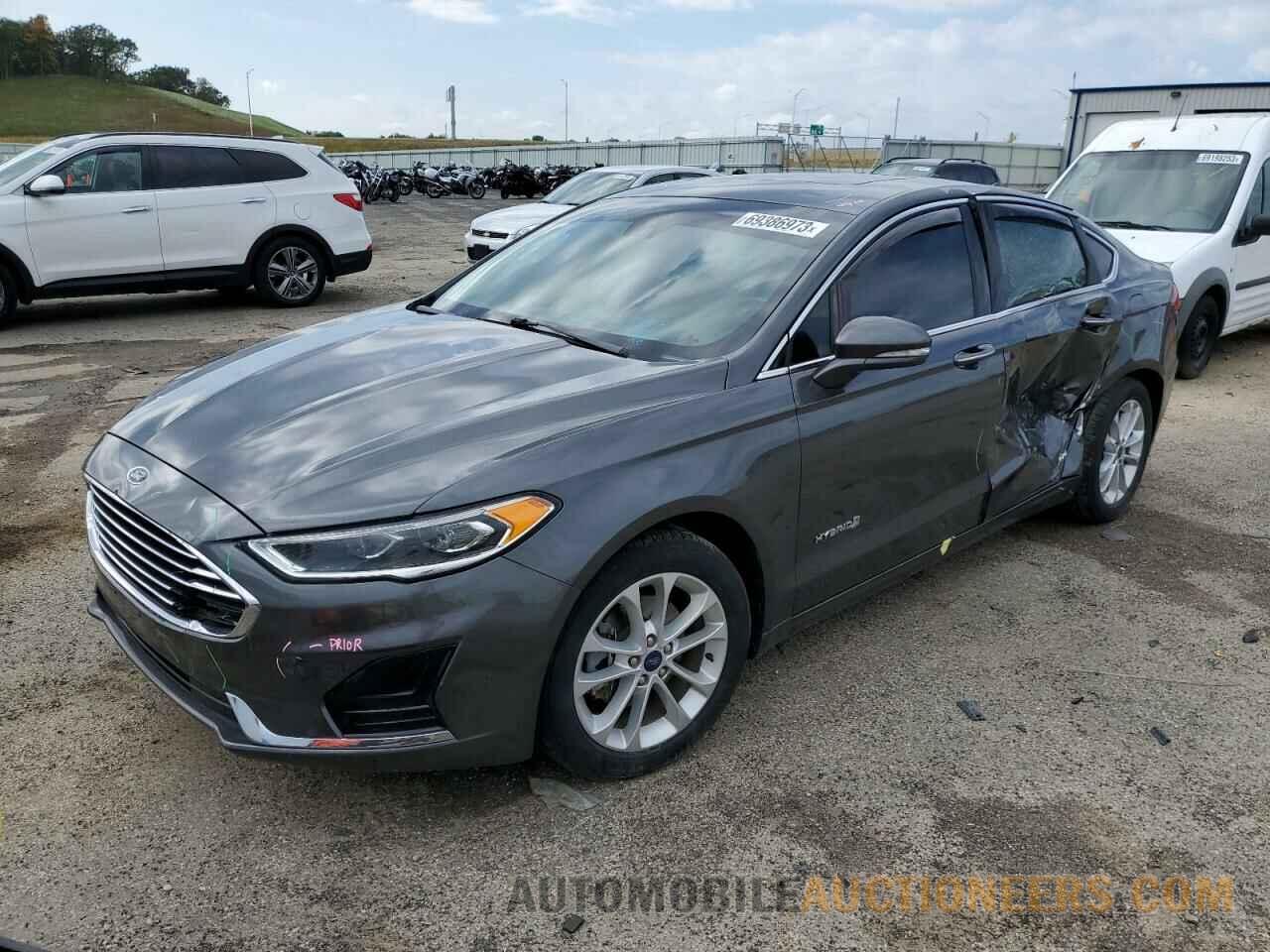 3FA6P0MU0KR120246 FORD FUSION 2019