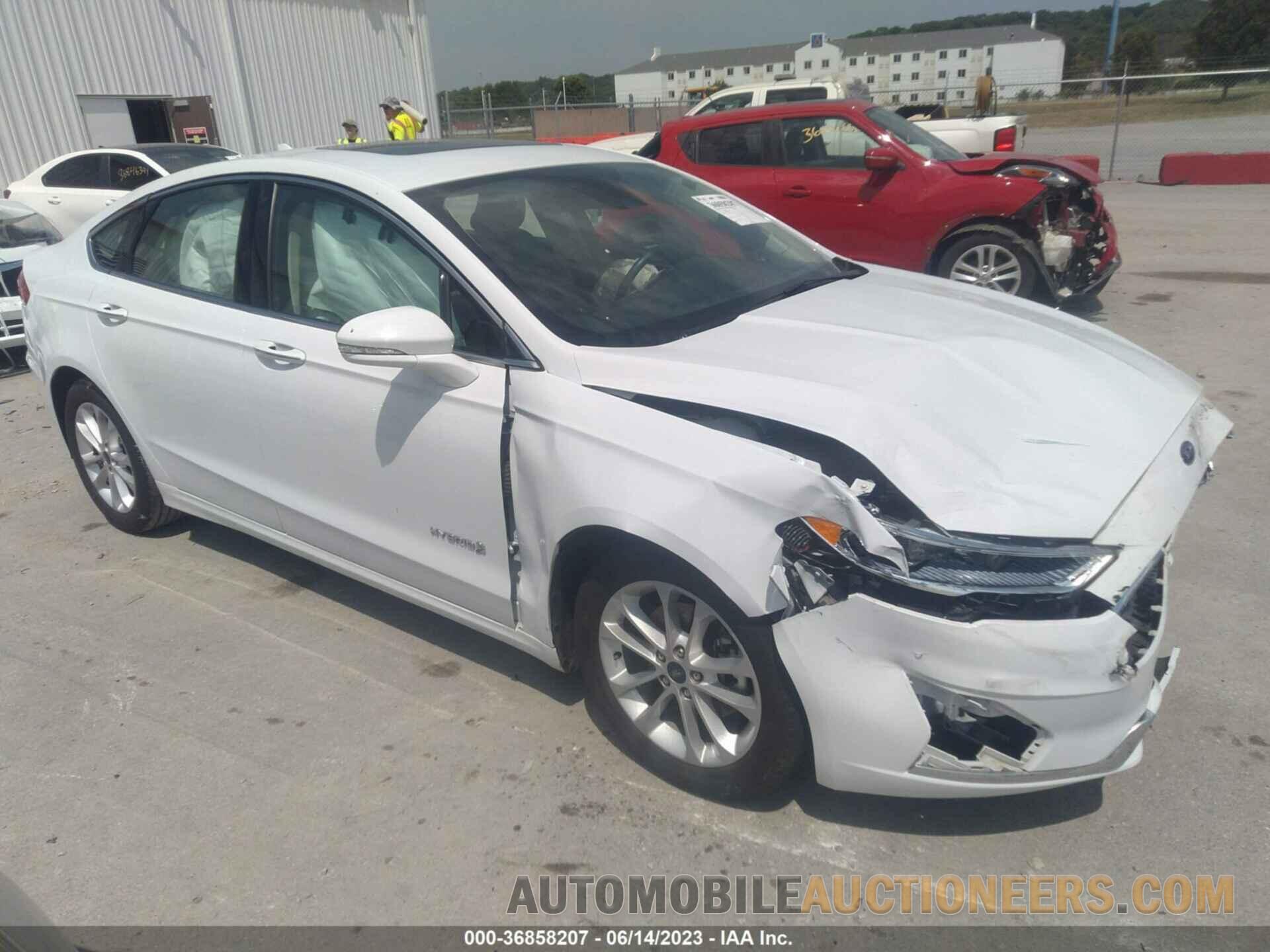 3FA6P0MU0KR264167 FORD FUSION HYBRID 2019