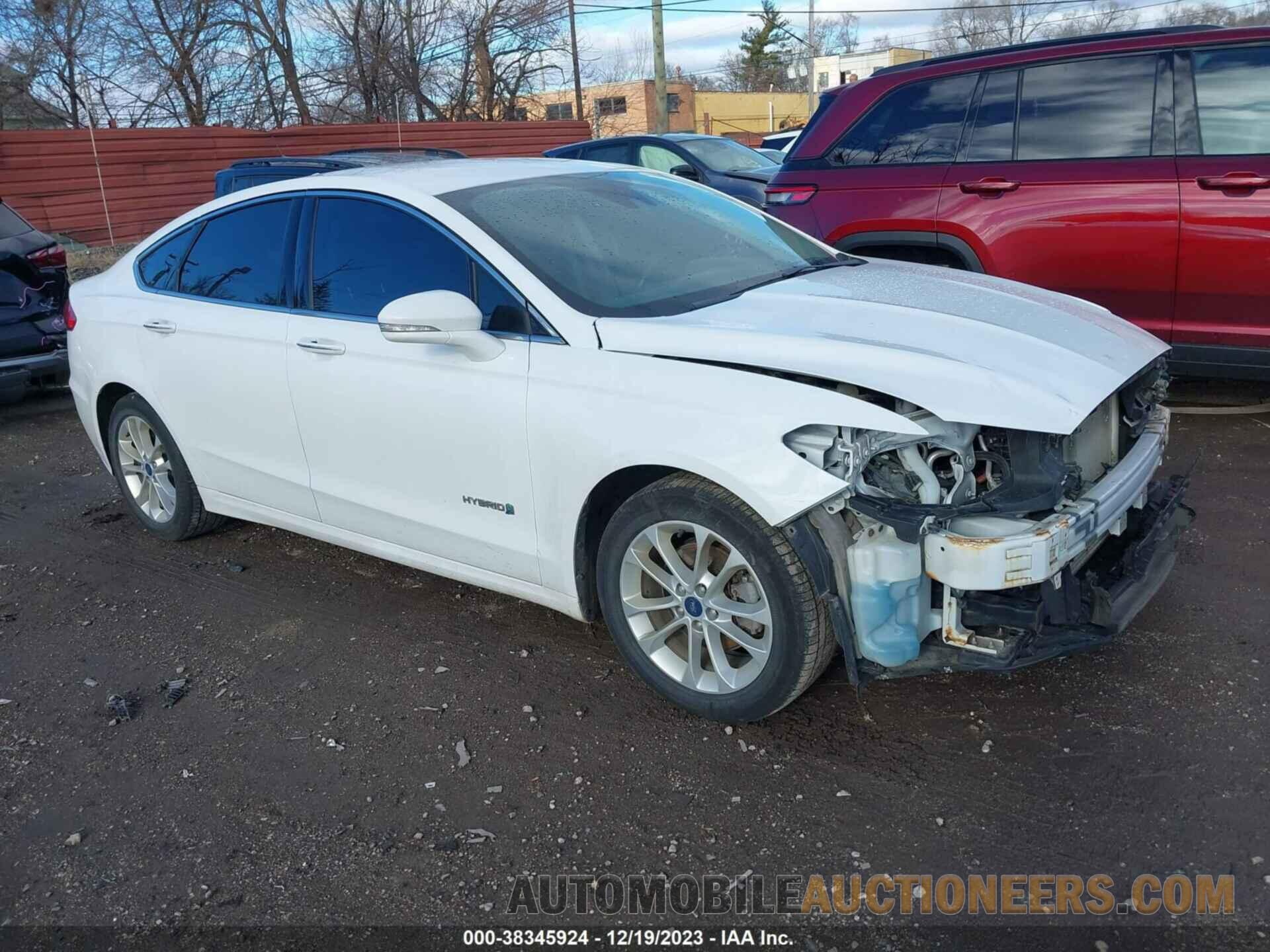 3FA6P0MU1KR136892 FORD FUSION HYBRID 2019