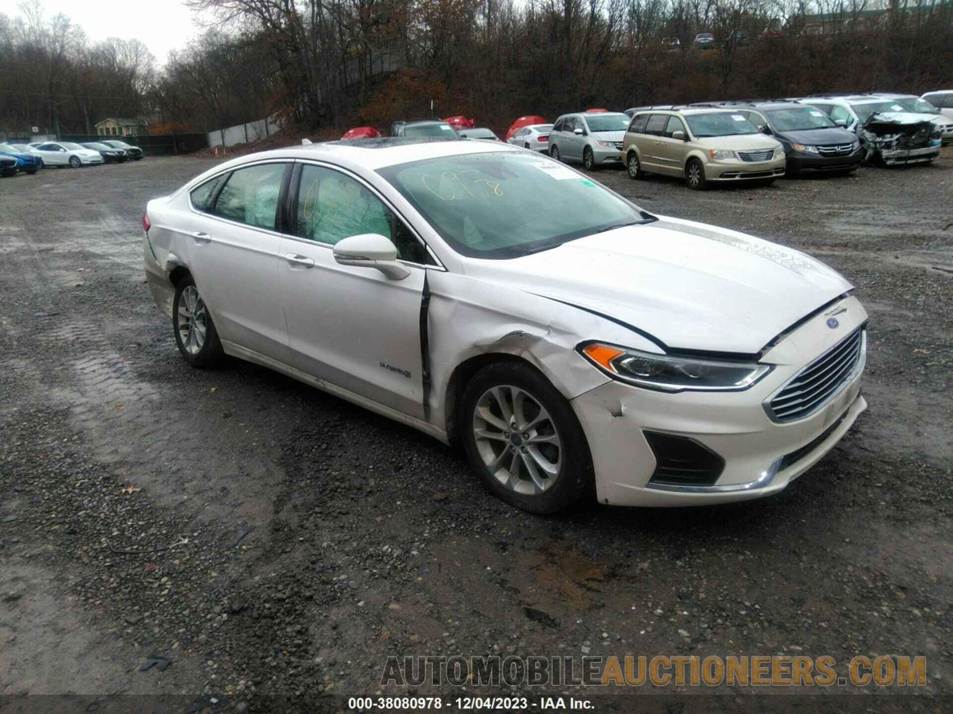 3FA6P0MU1KR146161 FORD FUSION HYBRID 2019