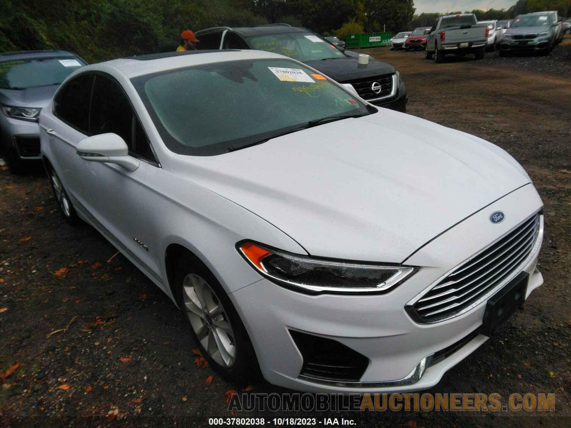 3FA6P0MU1KR192332 FORD FUSION HYBRID 2019