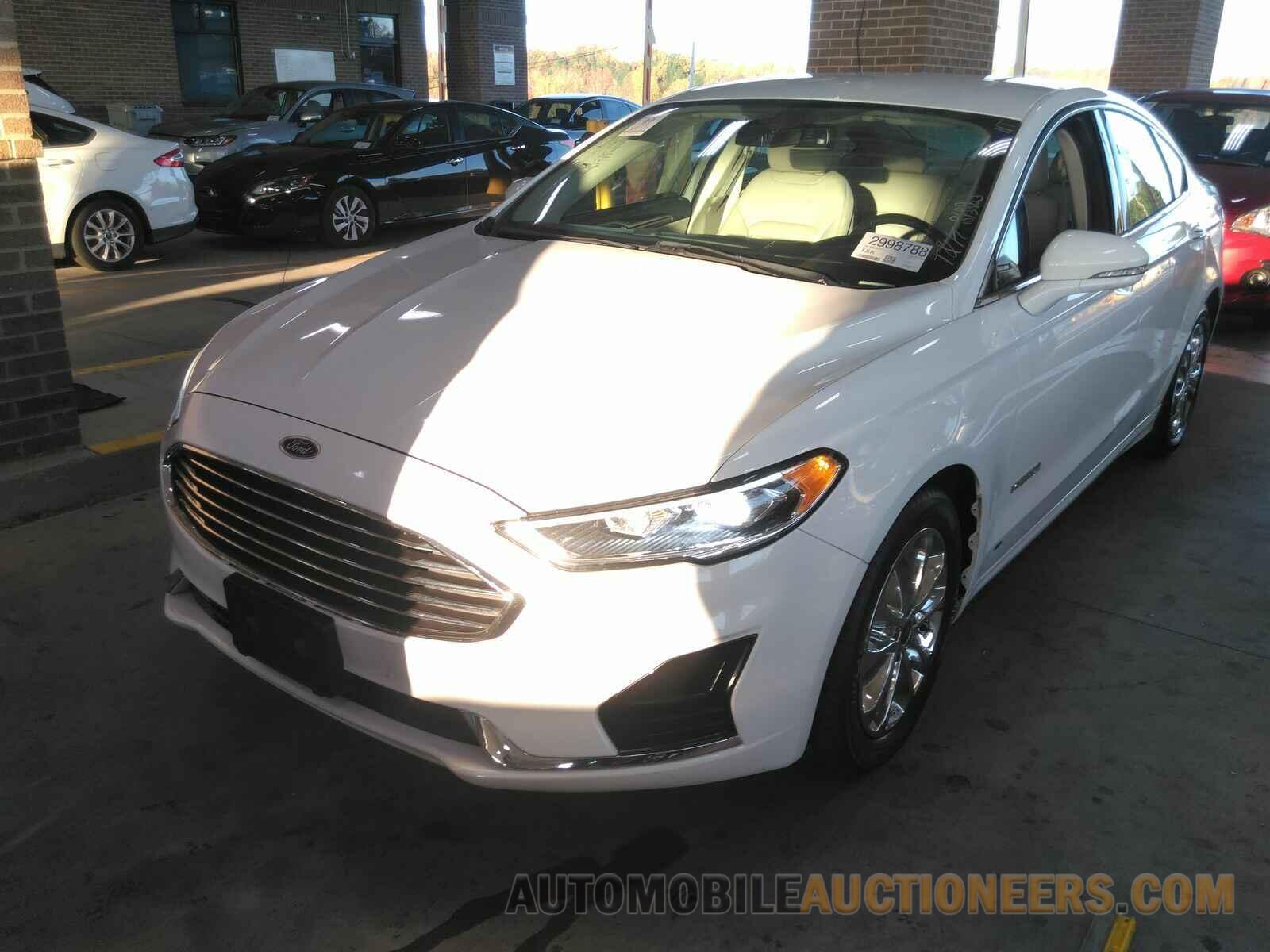 3FA6P0MU1KR255977 Ford Fusion Hybrid 2019