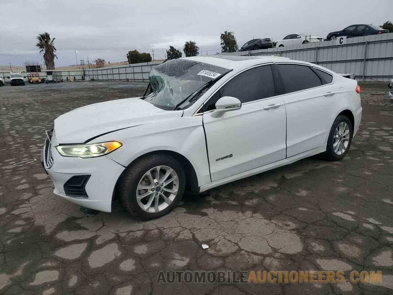 3FA6P0MU2KR117557 FORD FUSION 2019