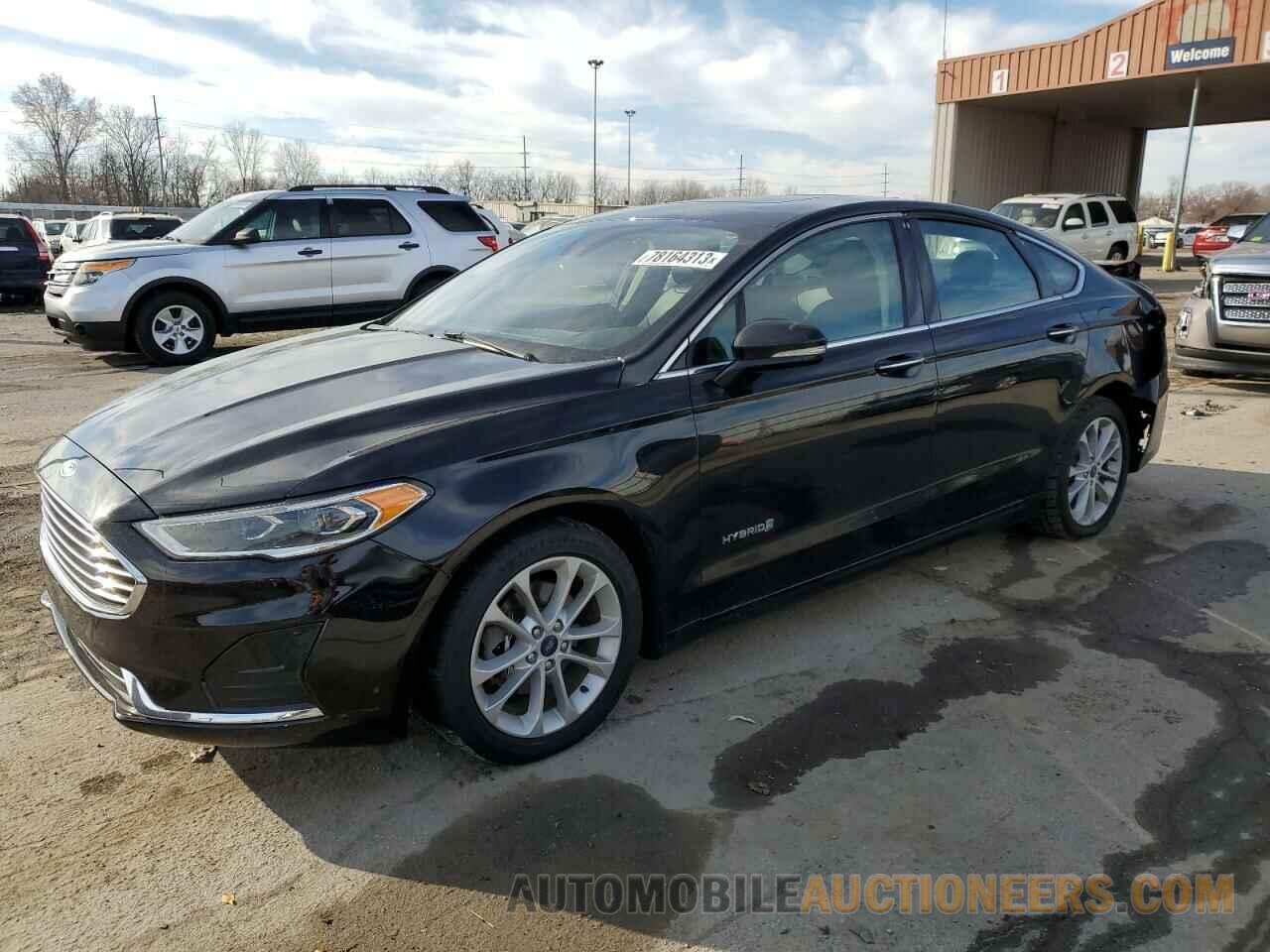 3FA6P0MU2KR155869 FORD FUSION 2019