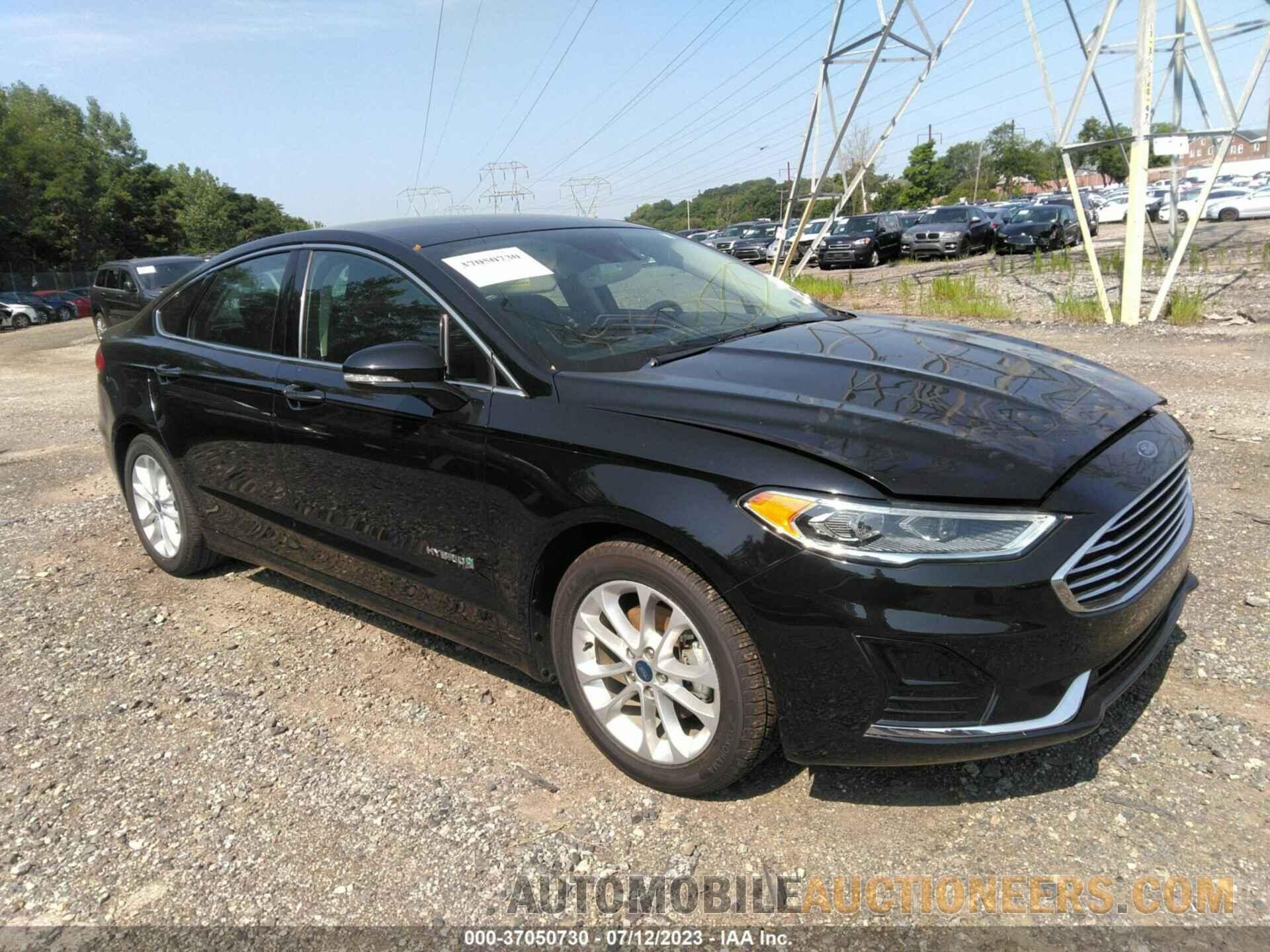 3FA6P0MU4KR192597 FORD FUSION HYBRID 2019