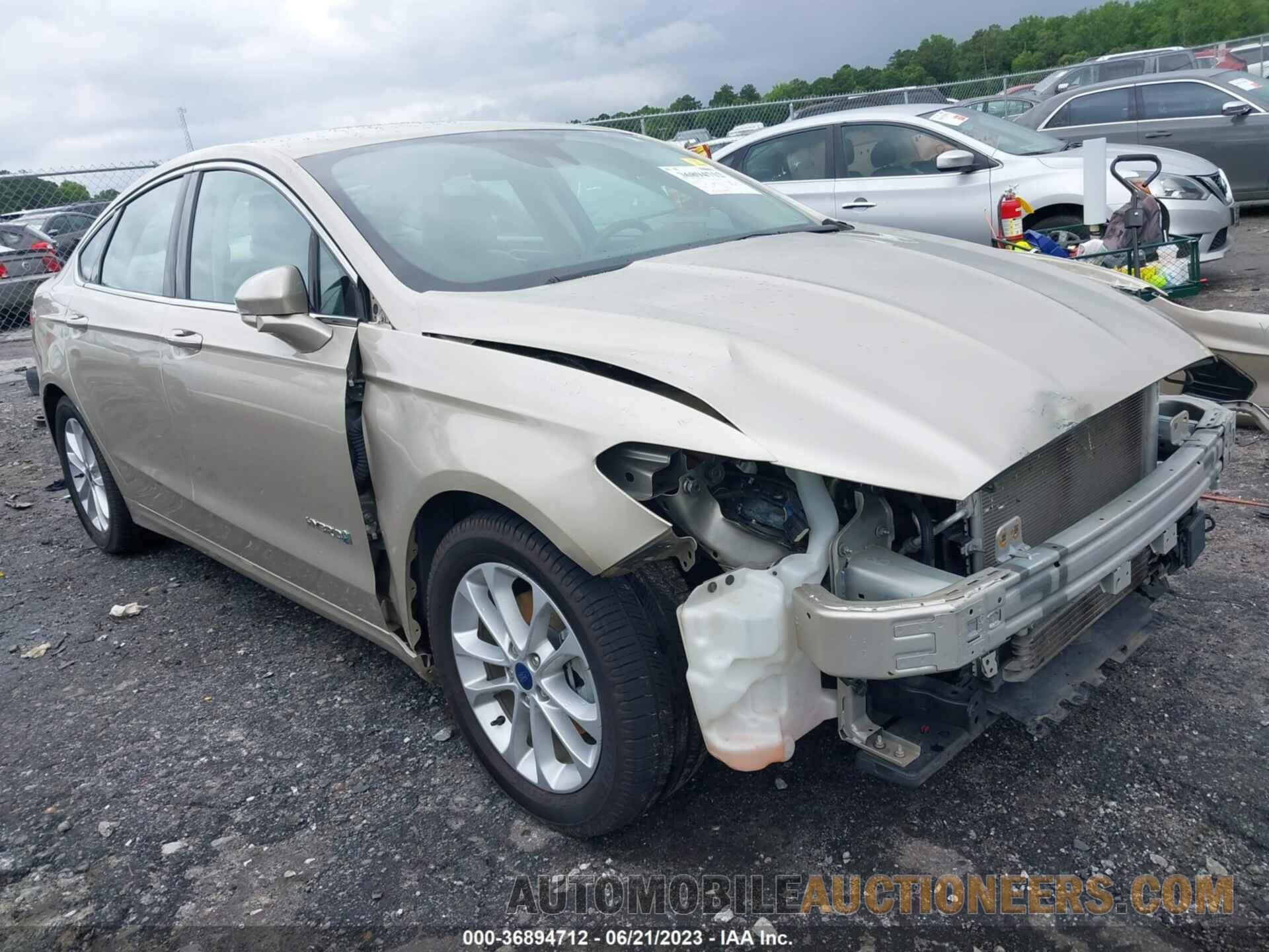 3FA6P0MU4KR256024 FORD FUSION HYBRID 2019