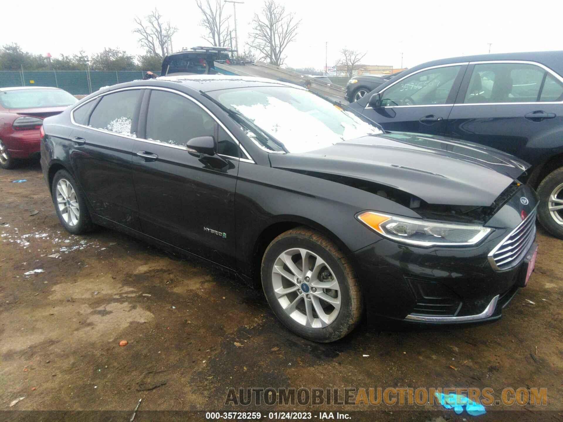 3FA6P0MU4KR264155 FORD FUSION HYBRID 2019