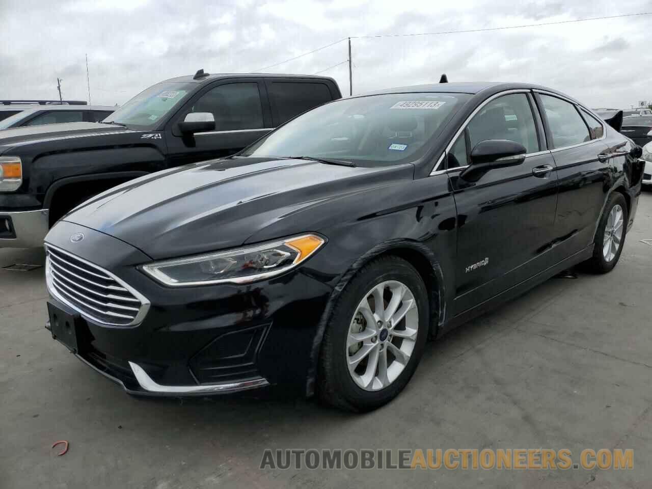 3FA6P0MU5KR235893 FORD FUSION 2019