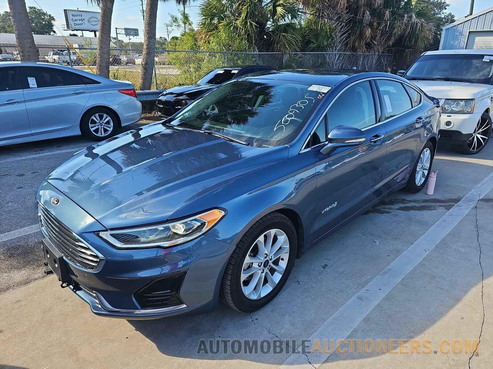 3FA6P0MU6KR123667 Ford Fusion Hybrid 2019