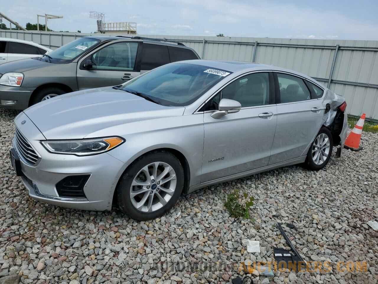 3FA6P0MU7KR256129 FORD FUSION 2019