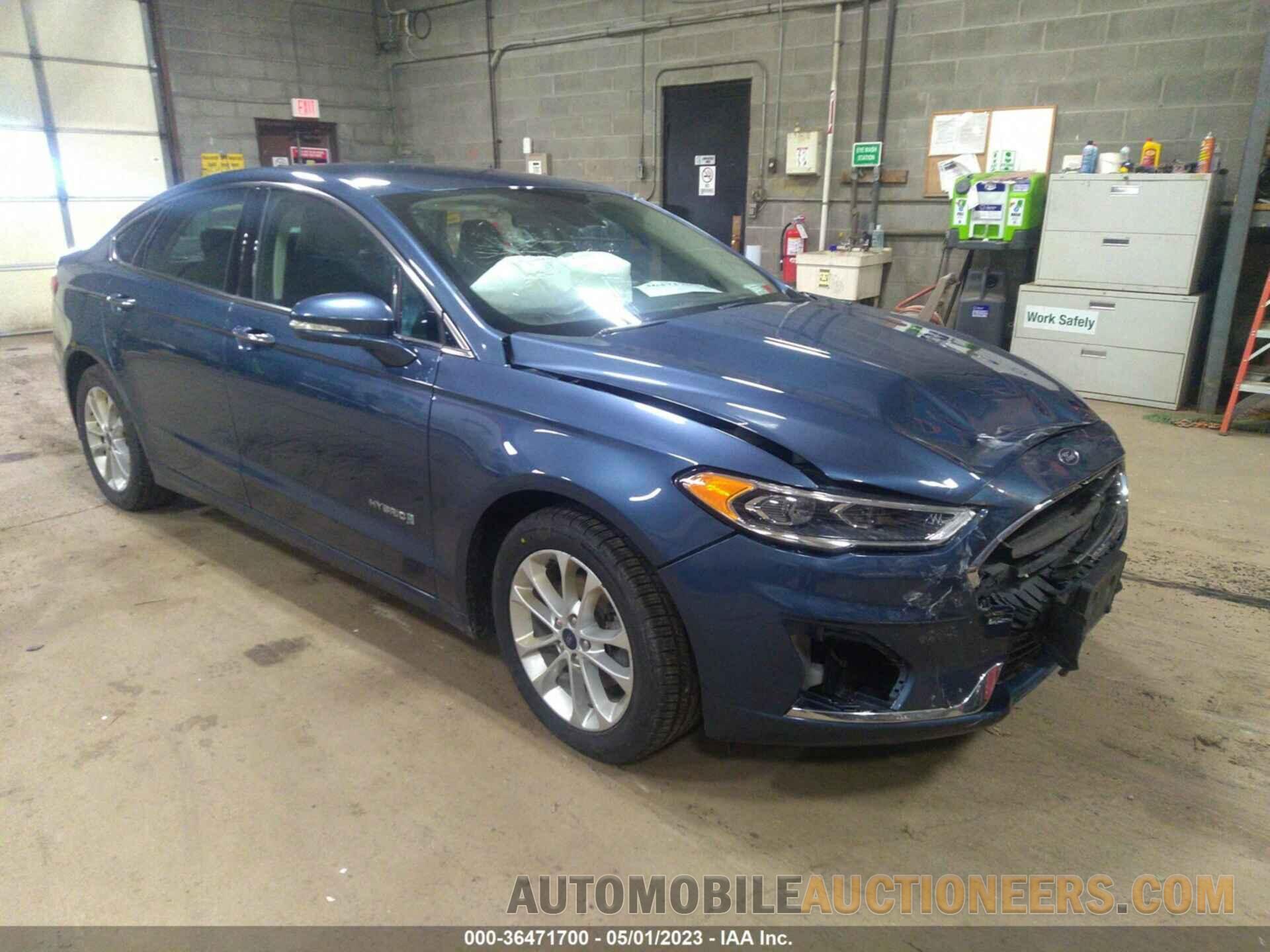 3FA6P0MU8KR123685 FORD FUSION HYBRID 2019