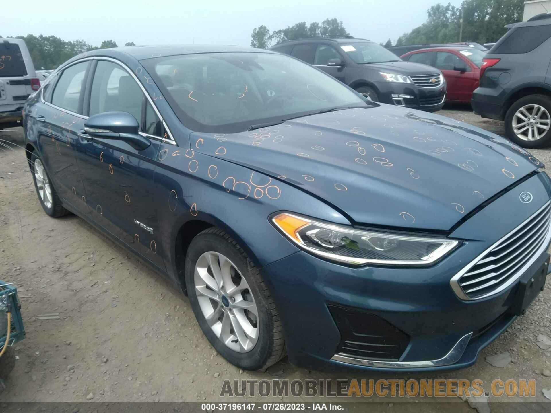 3FA6P0MU9KR130080 FORD FUSION HYBRID 2019