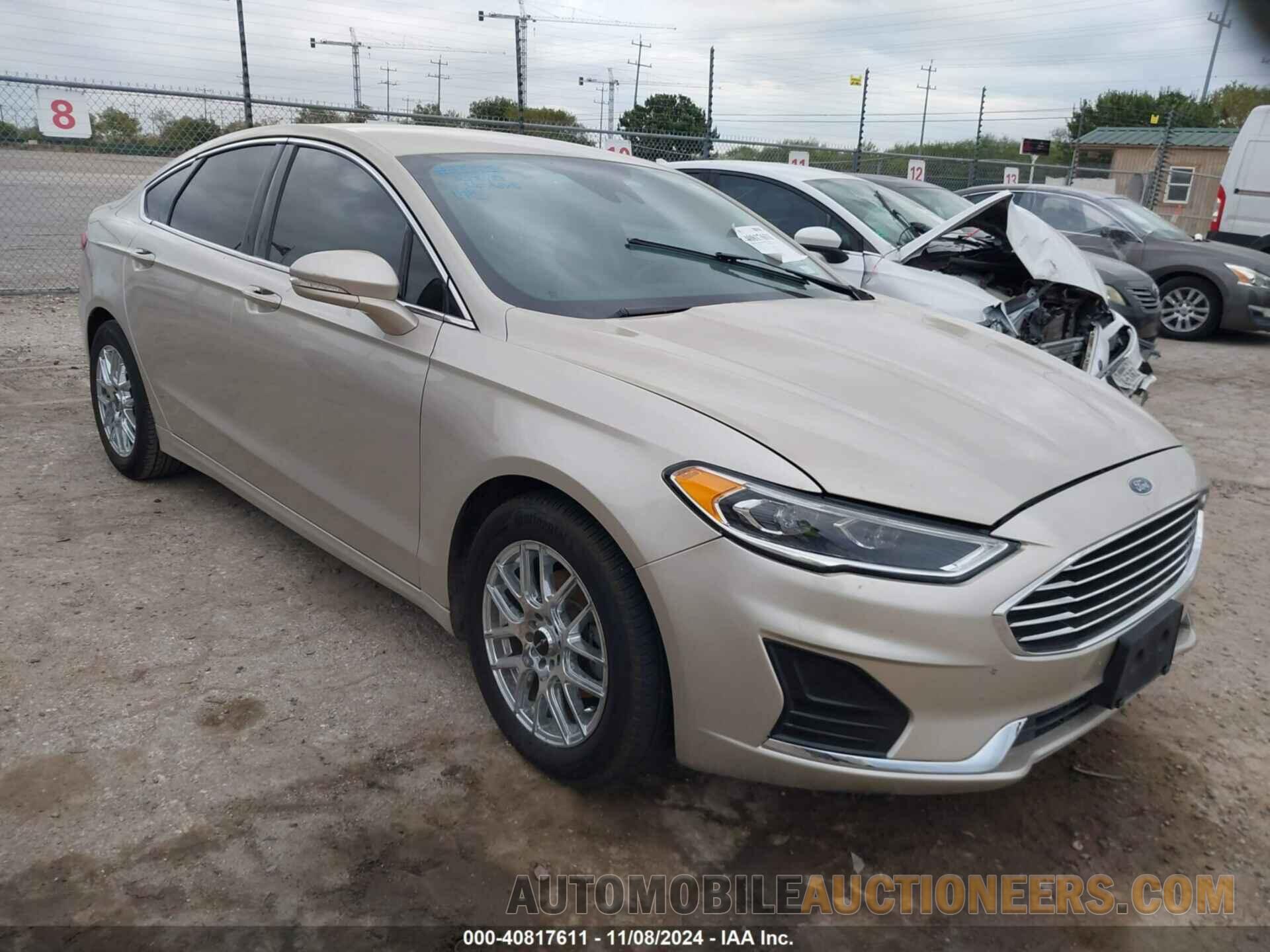 3FA6P0MU9KR137367 FORD FUSION HYBRID 2019