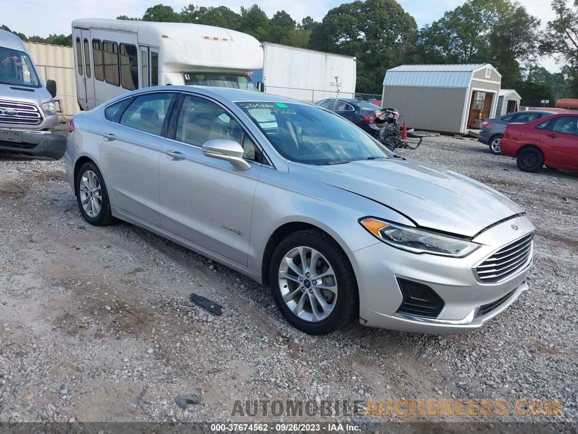 3FA6P0MU9KR137398 FORD FUSION 2019