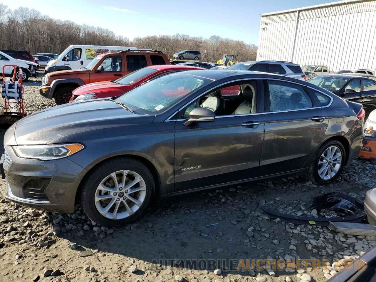 3FA6P0MU9KR158185 FORD FUSION 2019