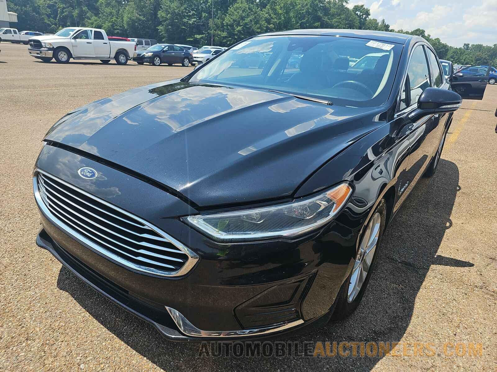 3FA6P0MUXKR203604 Ford Fusion Hybrid 2019