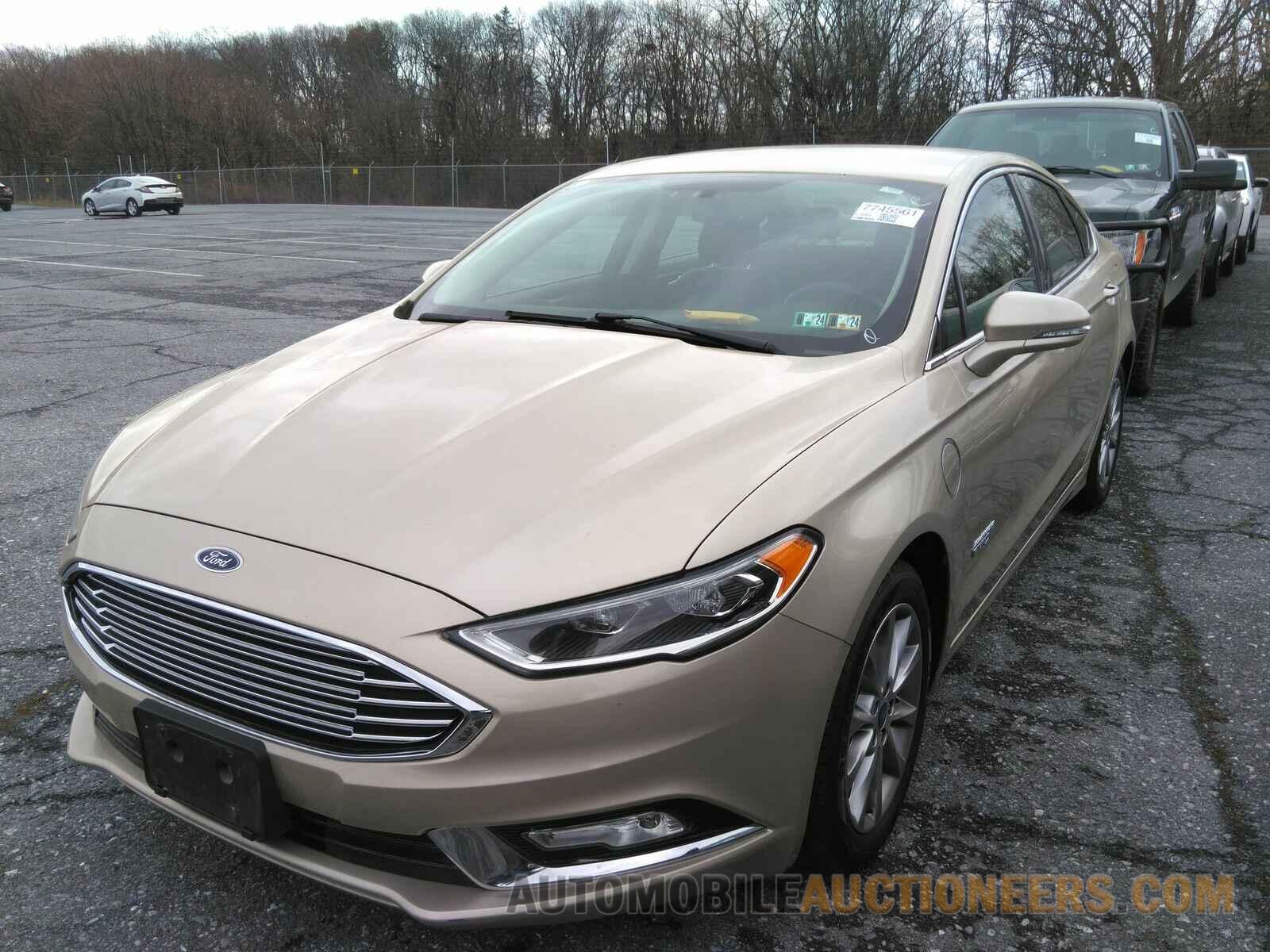 3FA6P0PU2HR369345 Ford Fusion Energi 2017