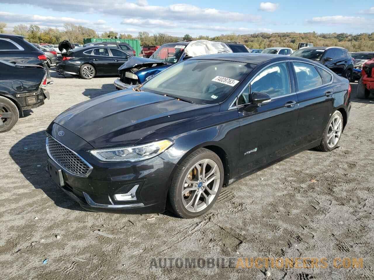 3FA6P0RU0KR182674 FORD FUSION 2019