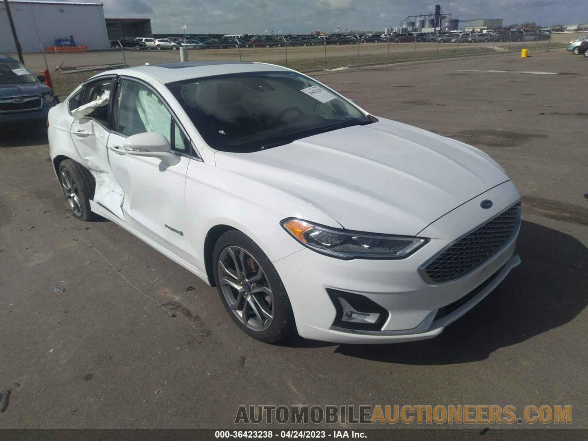 3FA6P0RU1KR217481 FORD FUSION HYBRID 2019