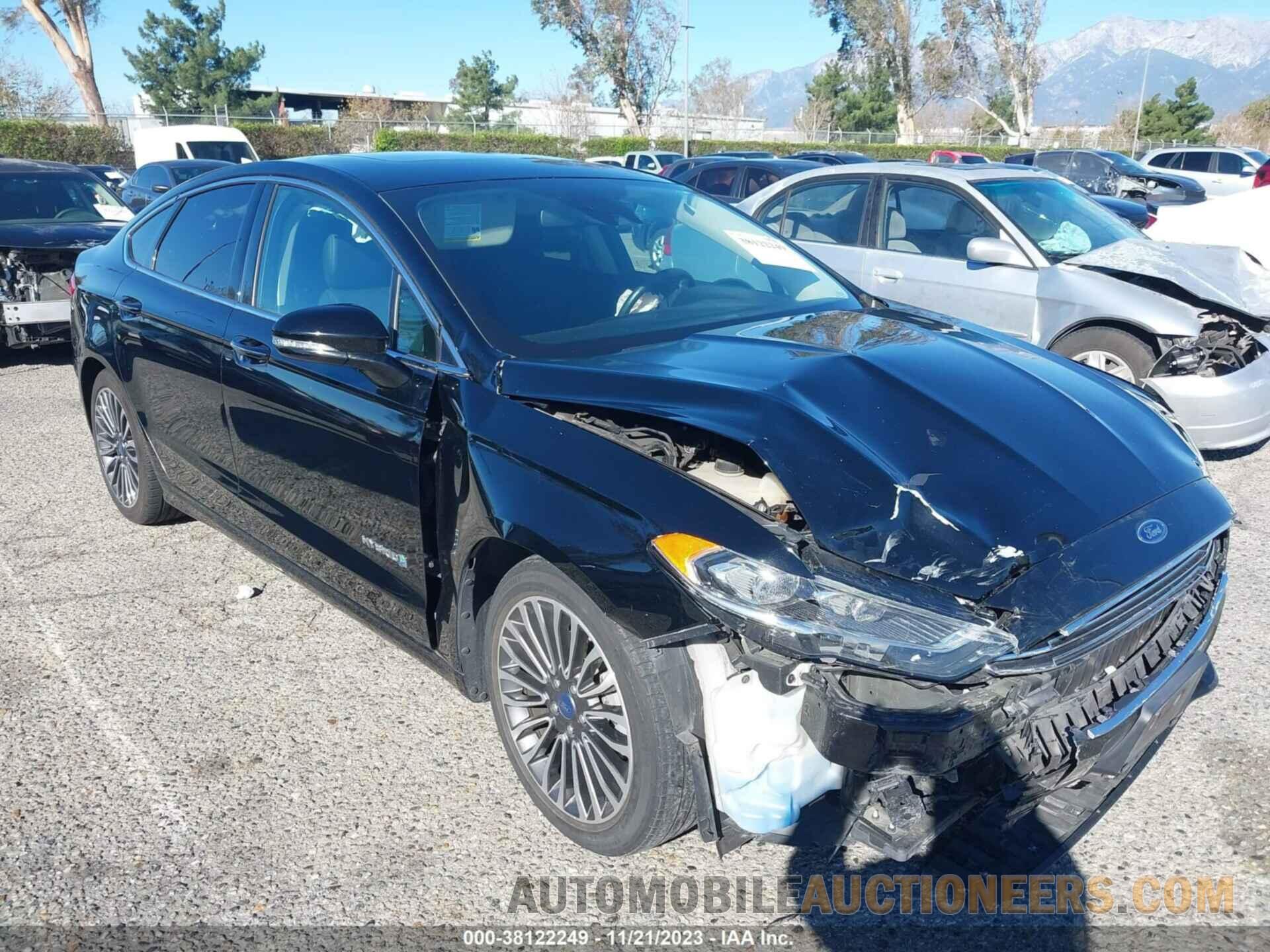 3FA6P0RU2JR268261 FORD FUSION HYBRID 2018